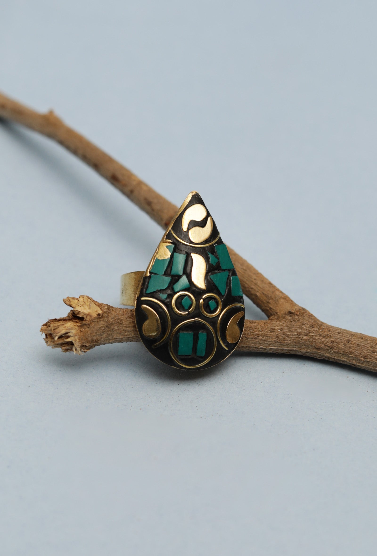 Laq Fashionable Light Weight Multi color Ring