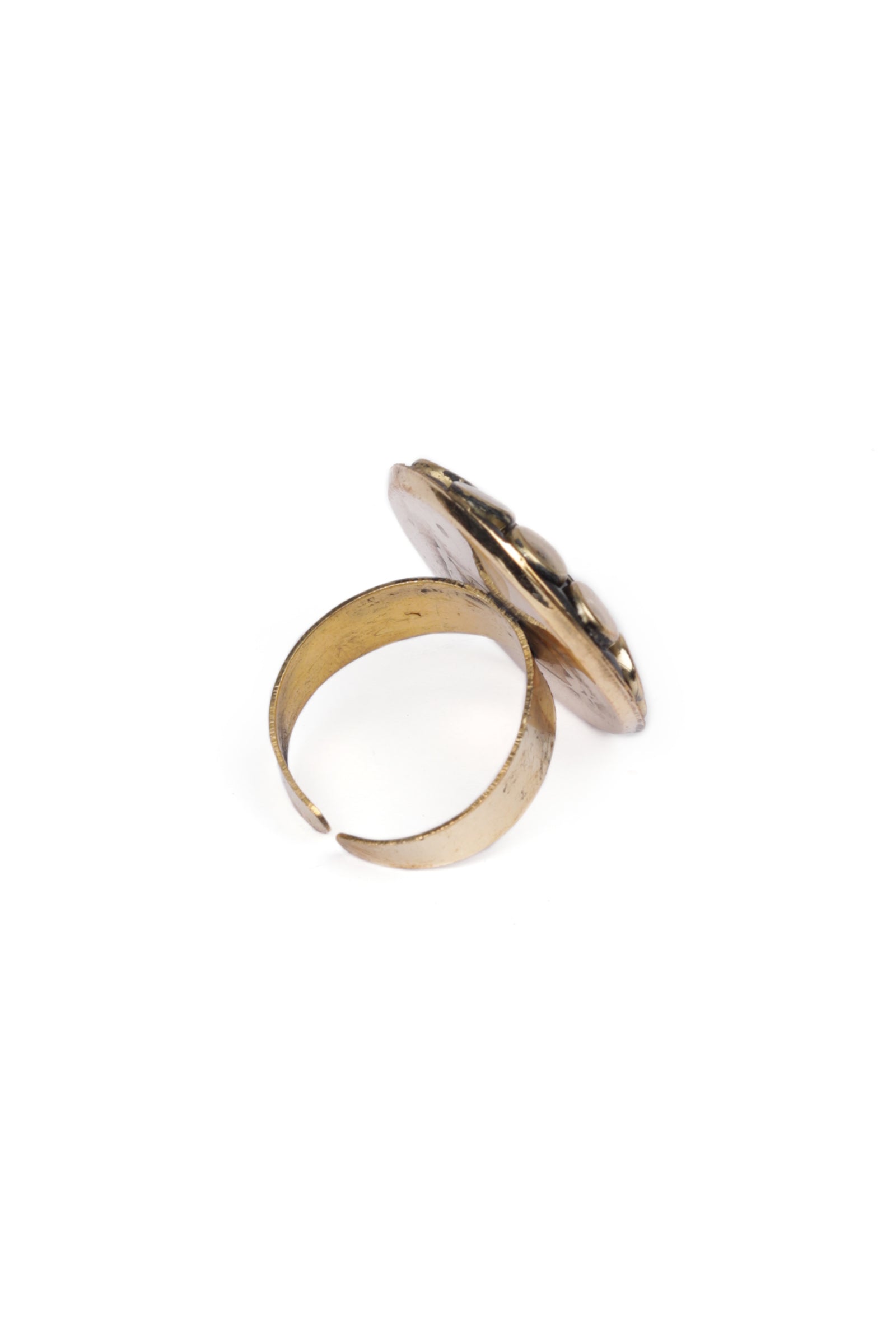 Laq Fashionable Light Weight Circular Gold/Black Color Ring