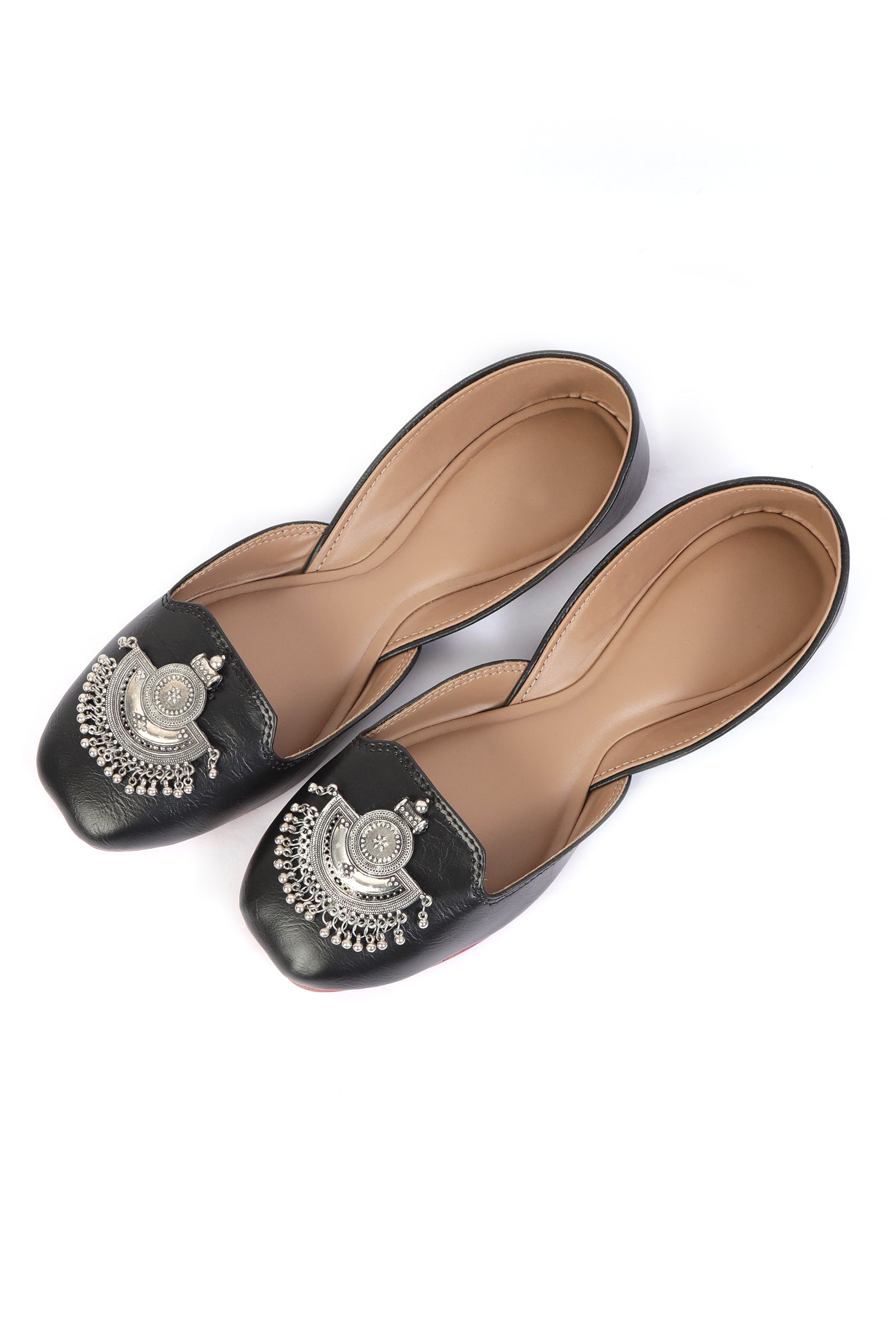 Timeless Black Jutti with Silver Details and Ghungroo