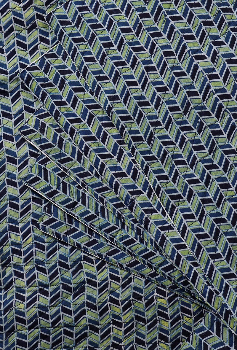 Zig Zag Ajrakh Quilted Runner and 6 Mats