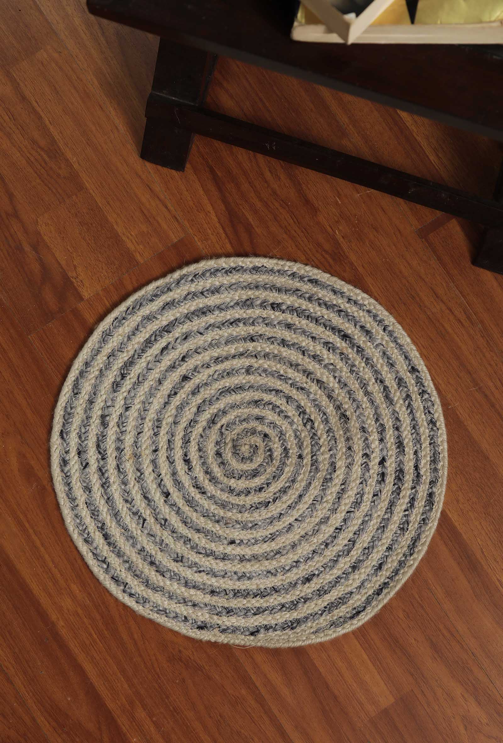 Mariana Handcrafted Round Jute Rug