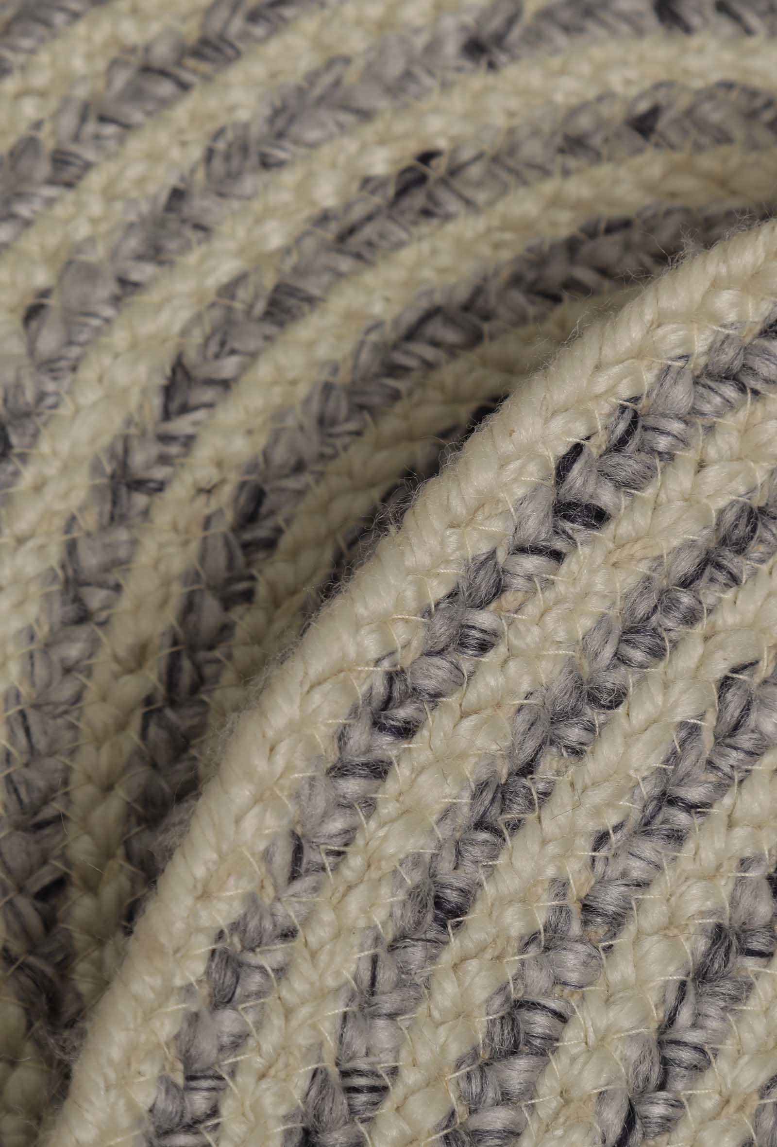 Mariana Handcrafted Round Jute Rug