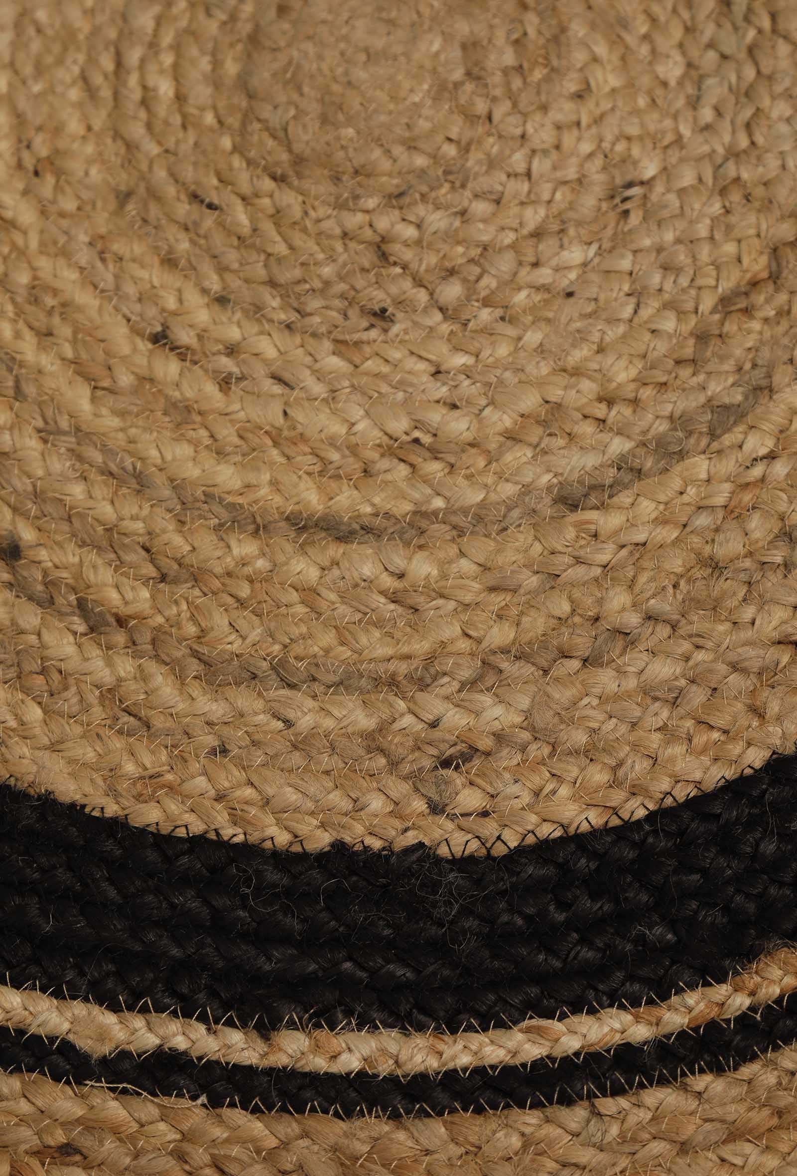 Itzel Handcrafted Oval Jute Rug