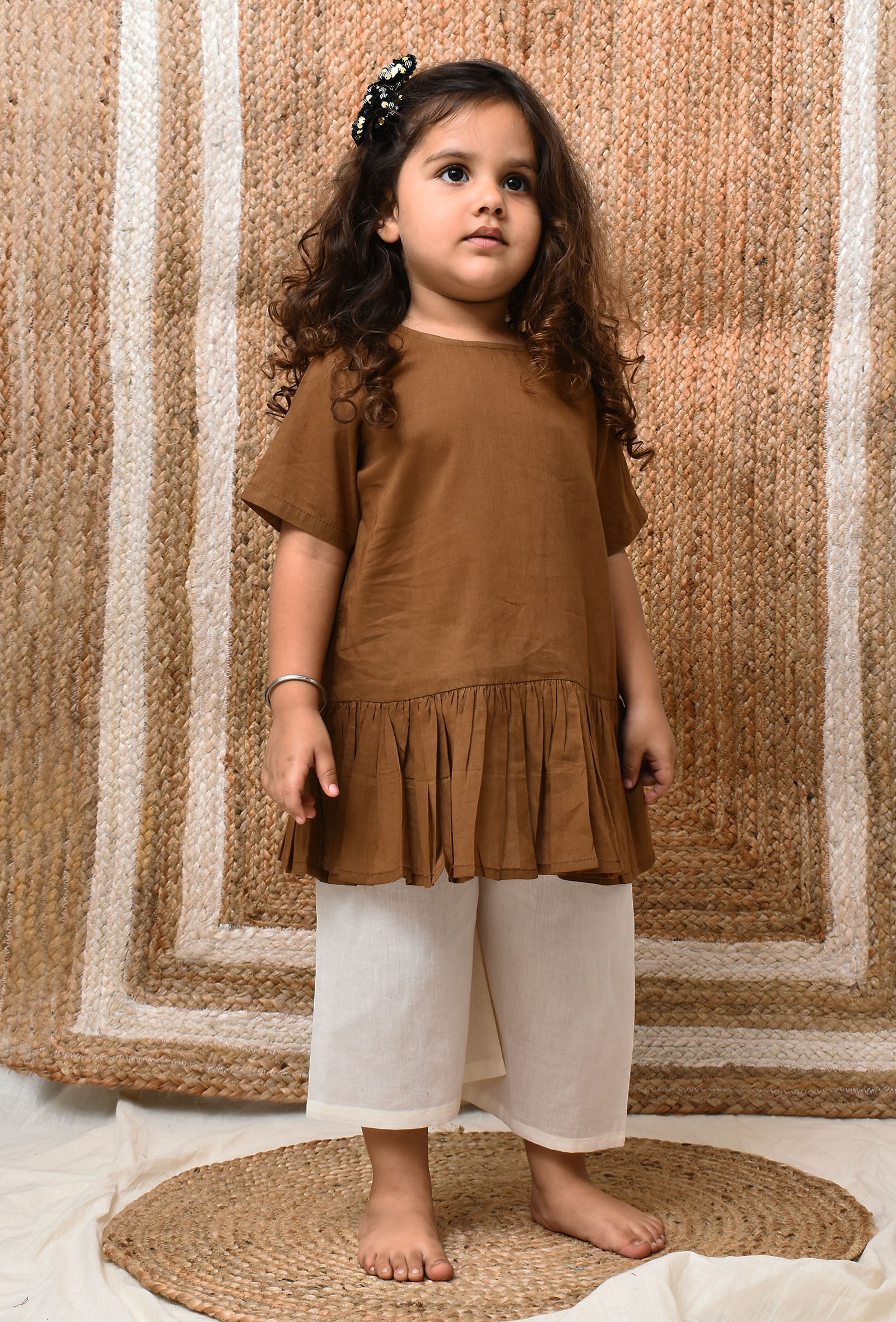 Set Of 2: Brown Mul Mul Kurta With Off-White Pants