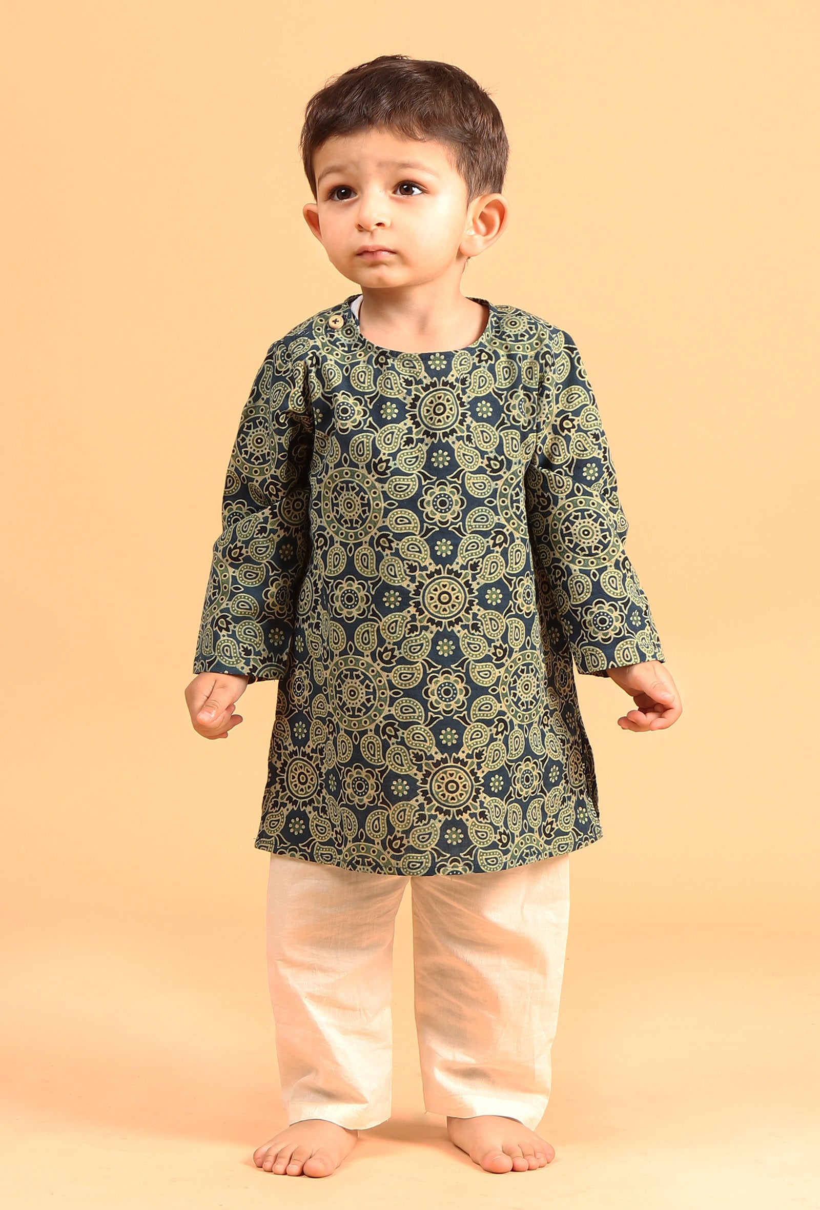 Set Of 3: Taksh Indigo Cotton Kurta, Off White Pyjama & Indigo Print Jacket