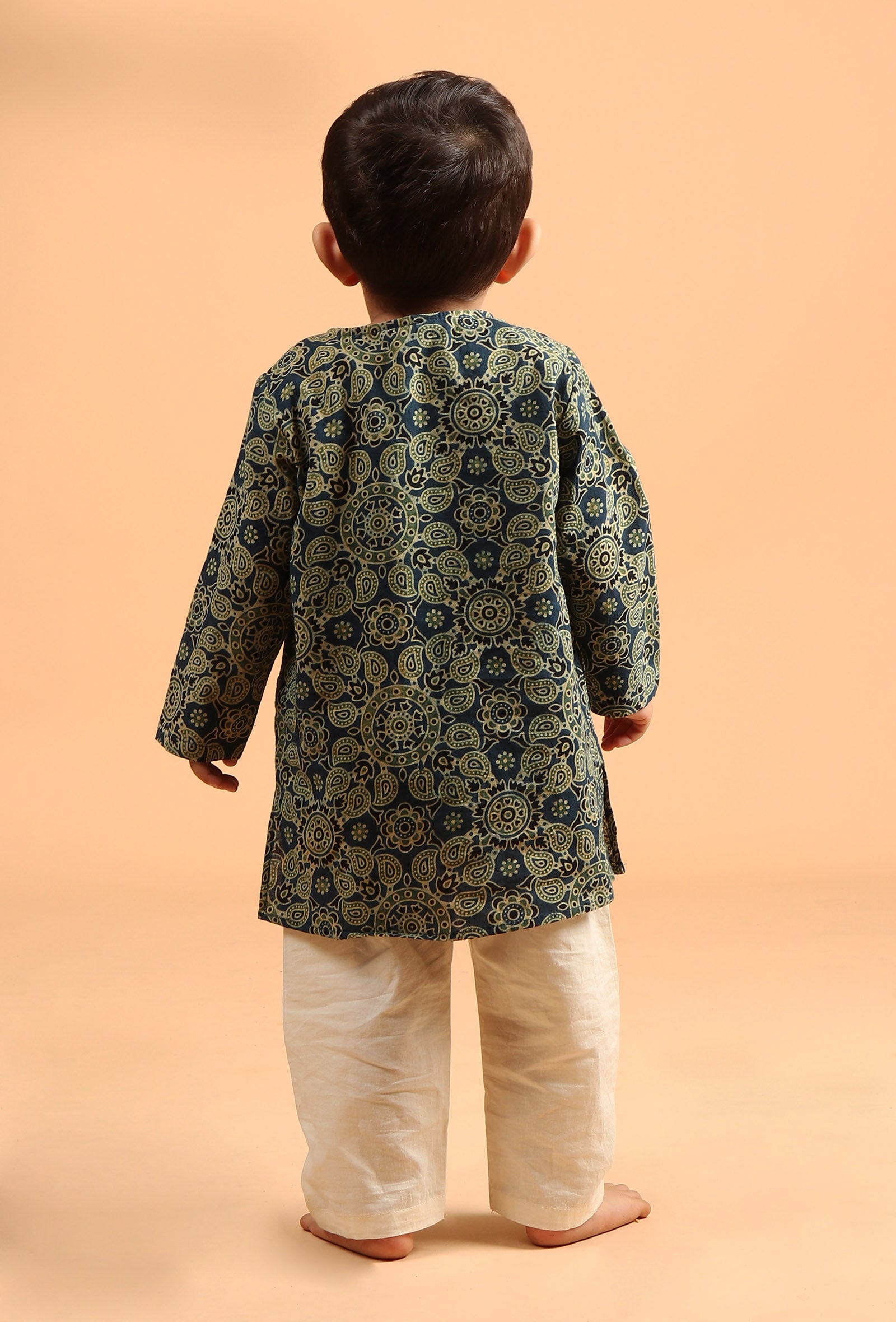 Set Of 3: Taksh Indigo Cotton Kurta, Off White Pyjama & Indigo Print Jacket