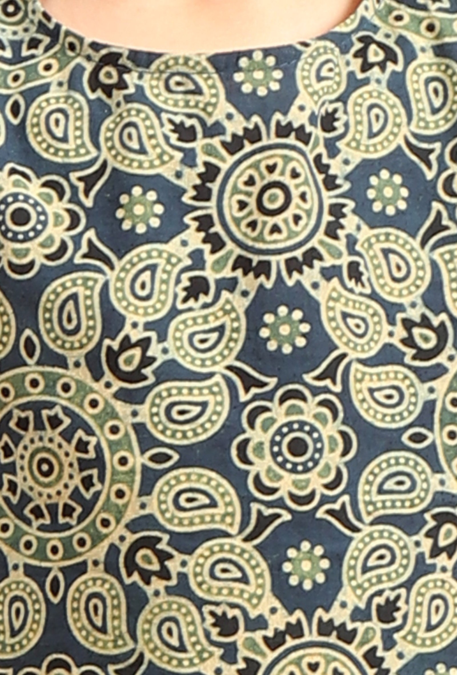 Set Of 3: Taksh Indigo Cotton Kurta, Off White Pyjama & Indigo Print Jacket