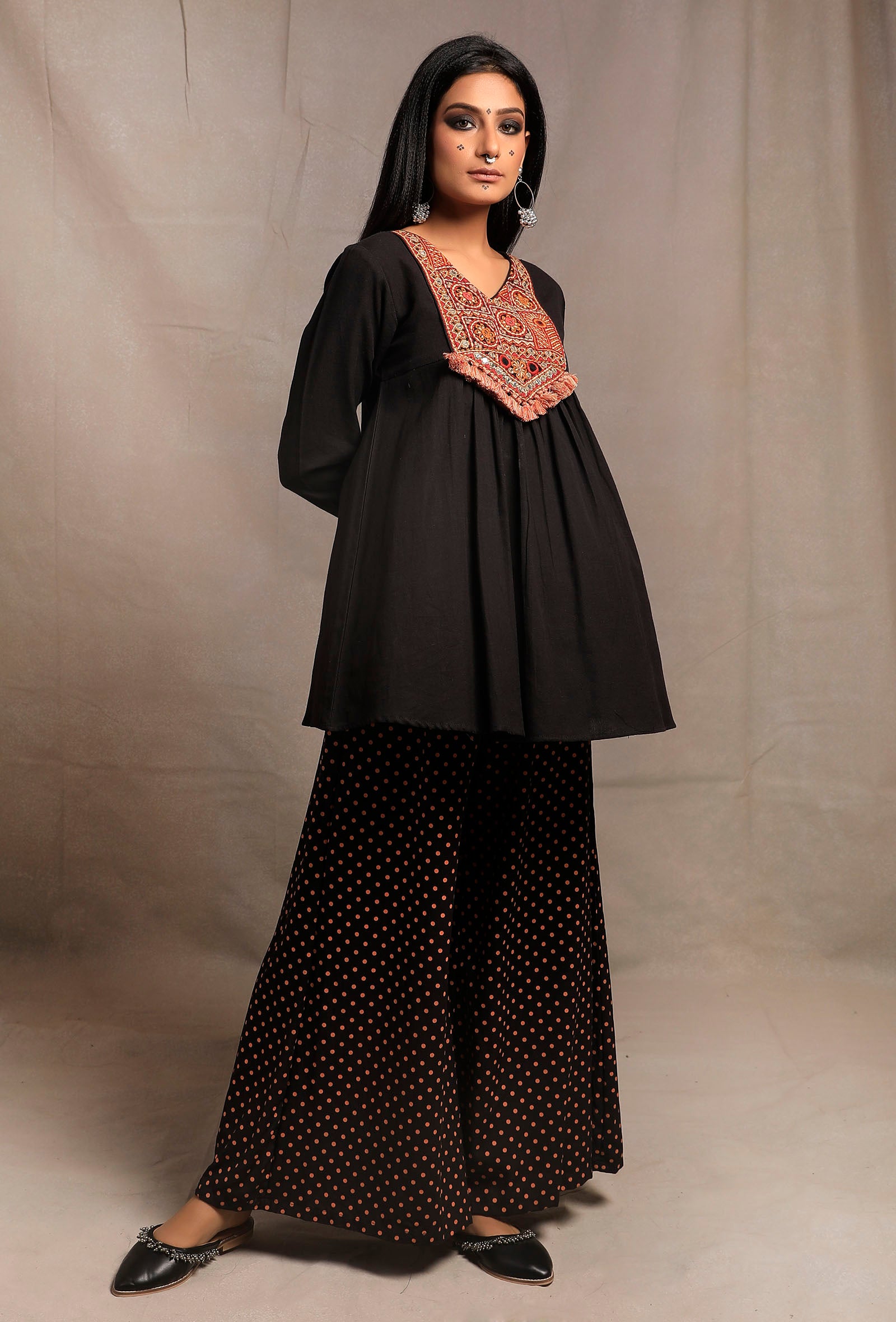 Black Front Embroidered Gathered Short Kurta