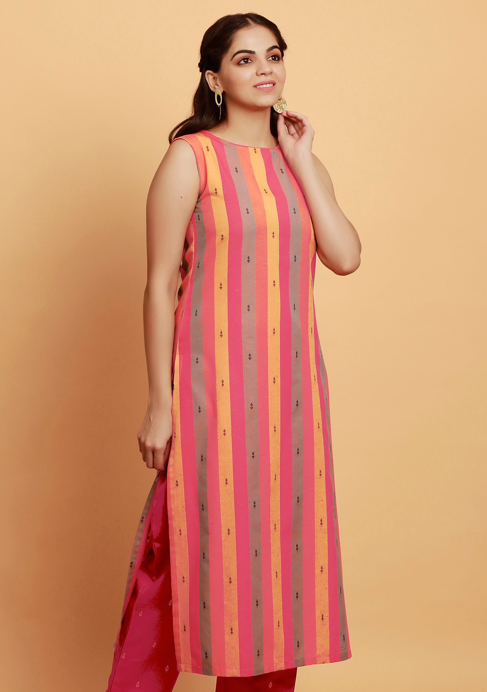 Pink Multicolor Straight Sleeveless Boat Neck Woven Kurta
