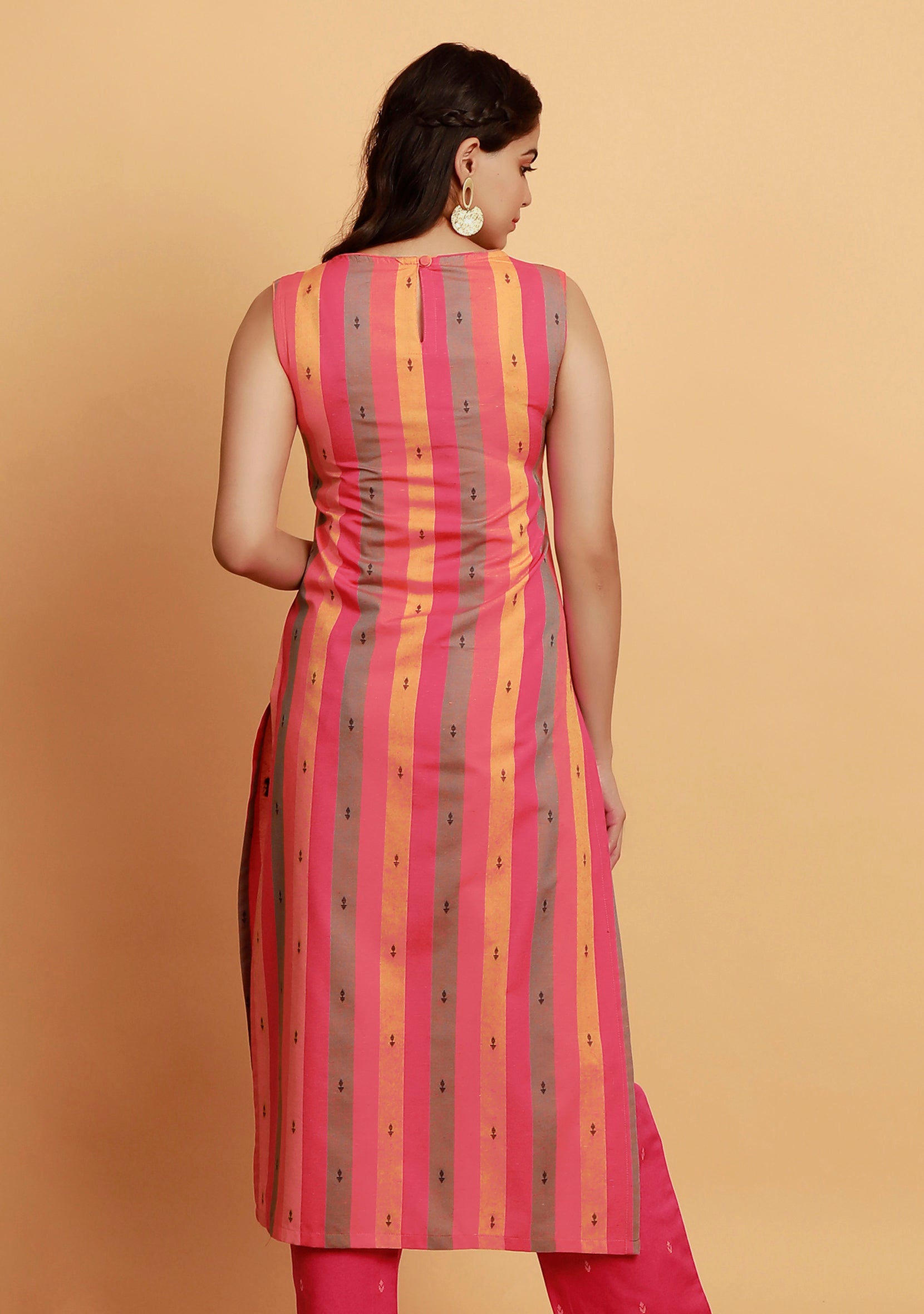 Pink Multicolor Straight Sleeveless Boat Neck Woven Kurta