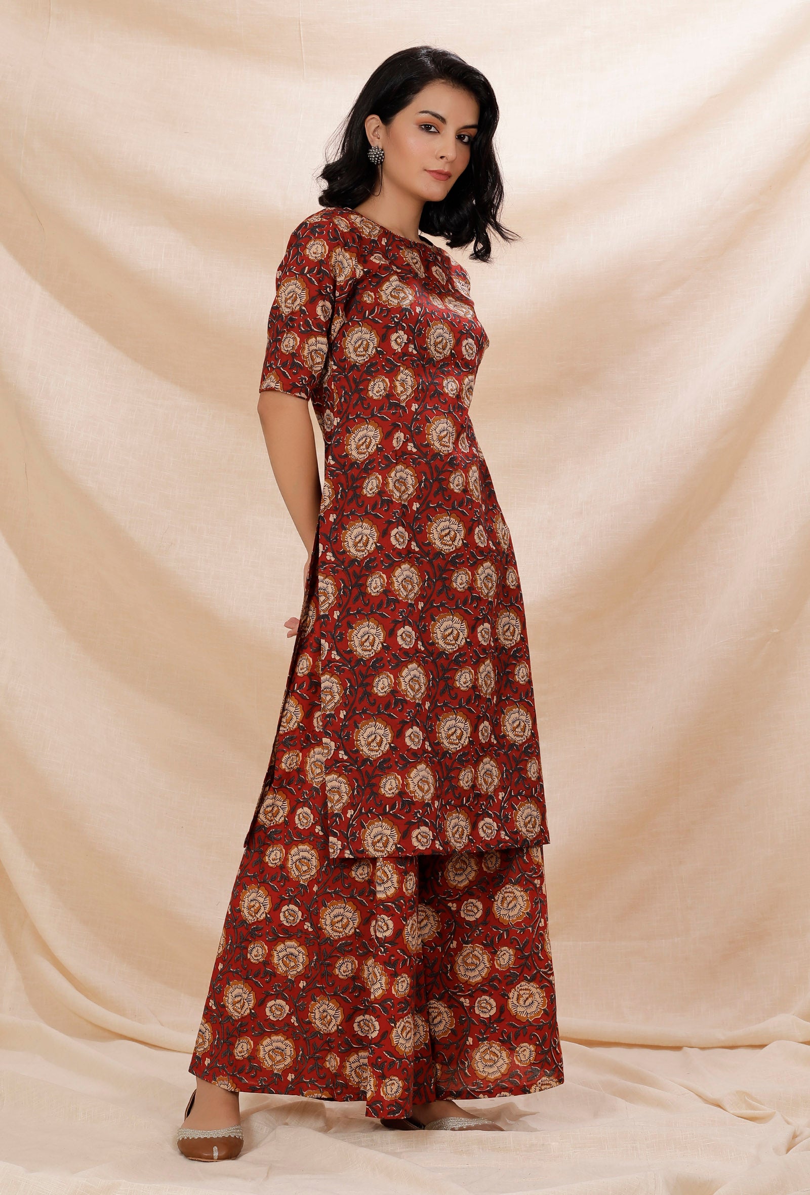 Set of 2: Rust Red Kalamkari Cotton Kurta With Flared Cotton Pants