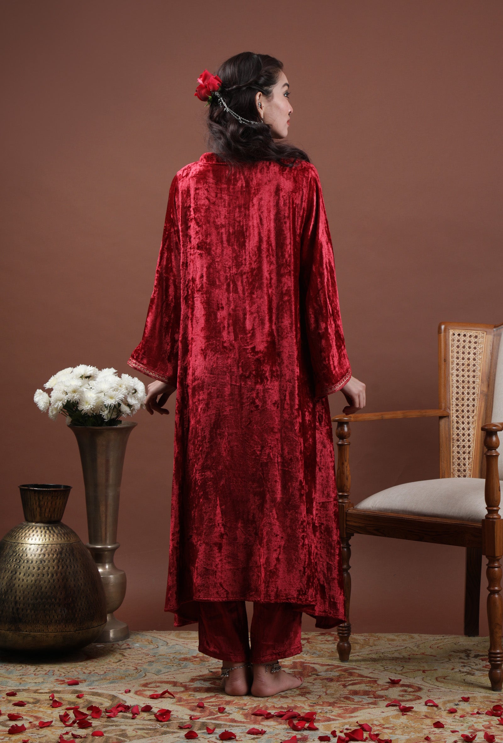 set-of-2-zareena-maroon-velvet-tilla-embroidered-phiran-kaftan-pants