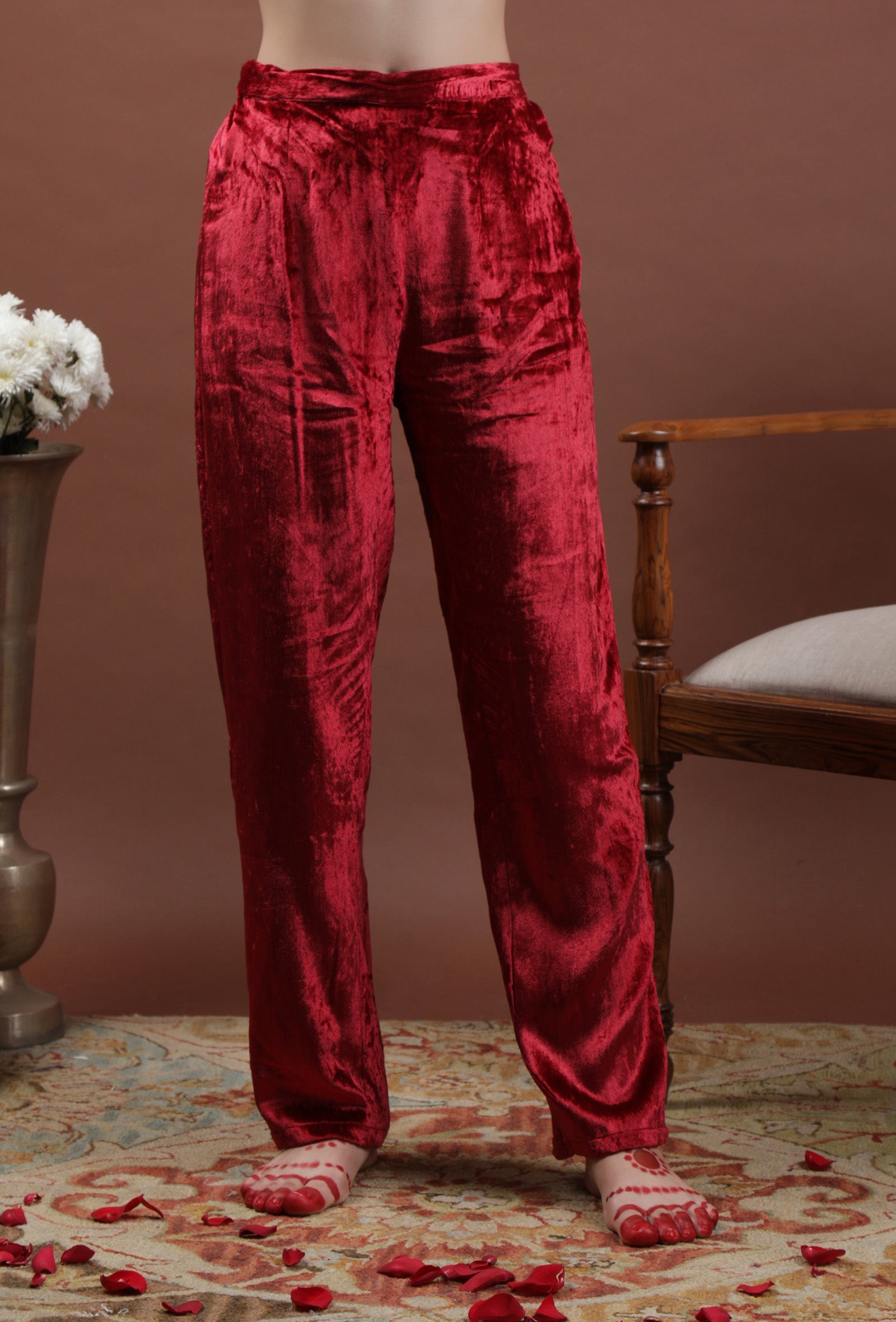 set-of-2-zareena-maroon-velvet-tilla-embroidered-phiran-kaftan-pants