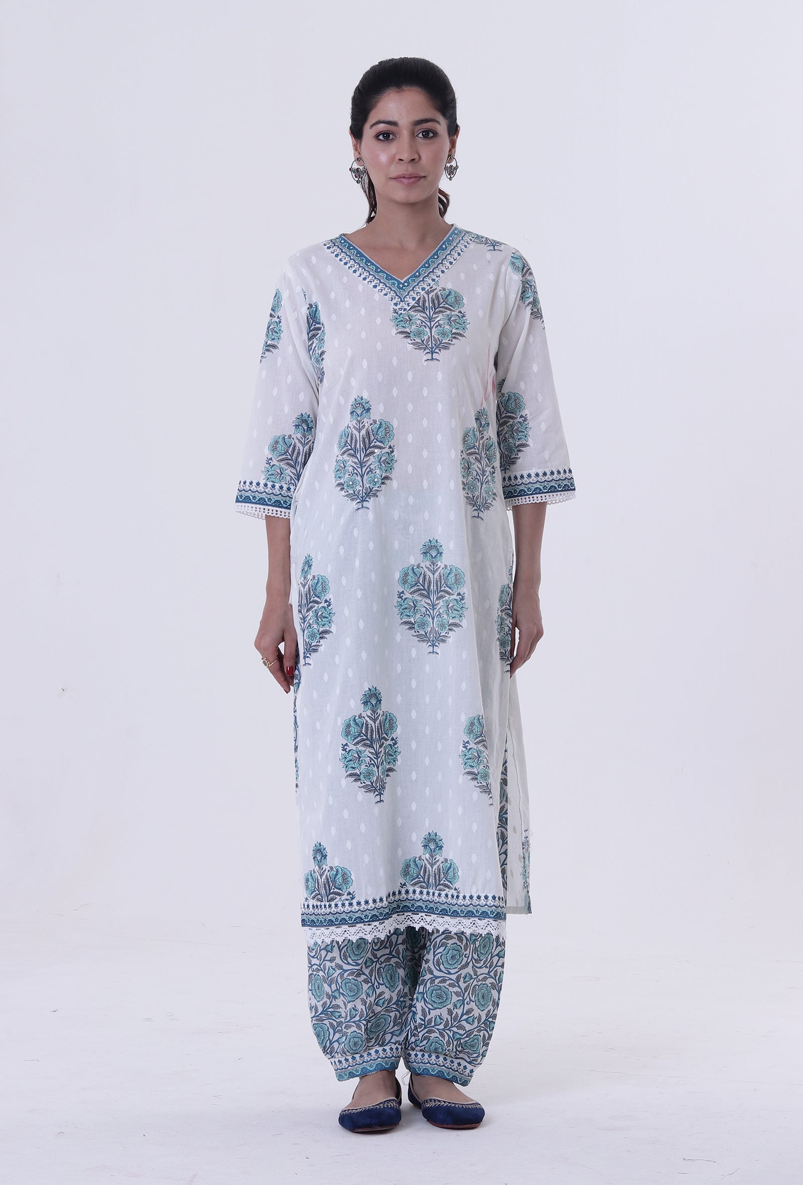 White Cotton Kurta With Blue Motif