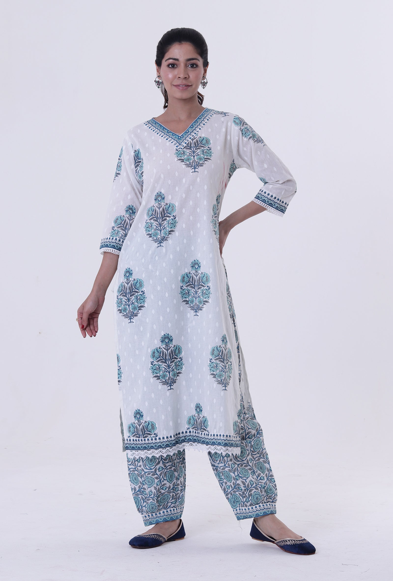 White Cotton Kurta With Blue Motif