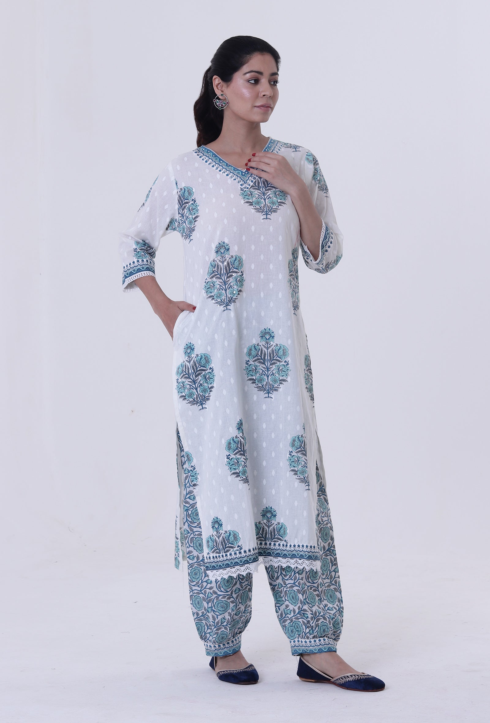 White Cotton Kurta With Blue Motif
