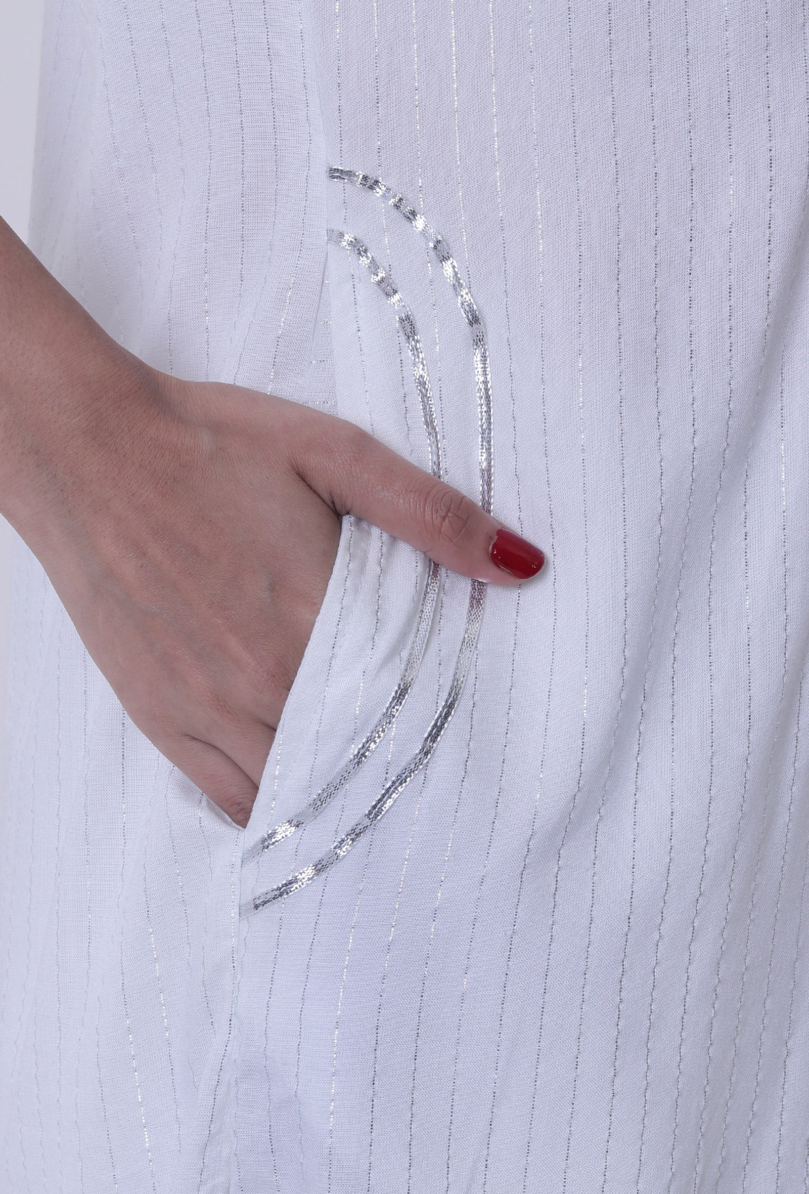 Set Of 2: White Lurex Kurta With Pant Set