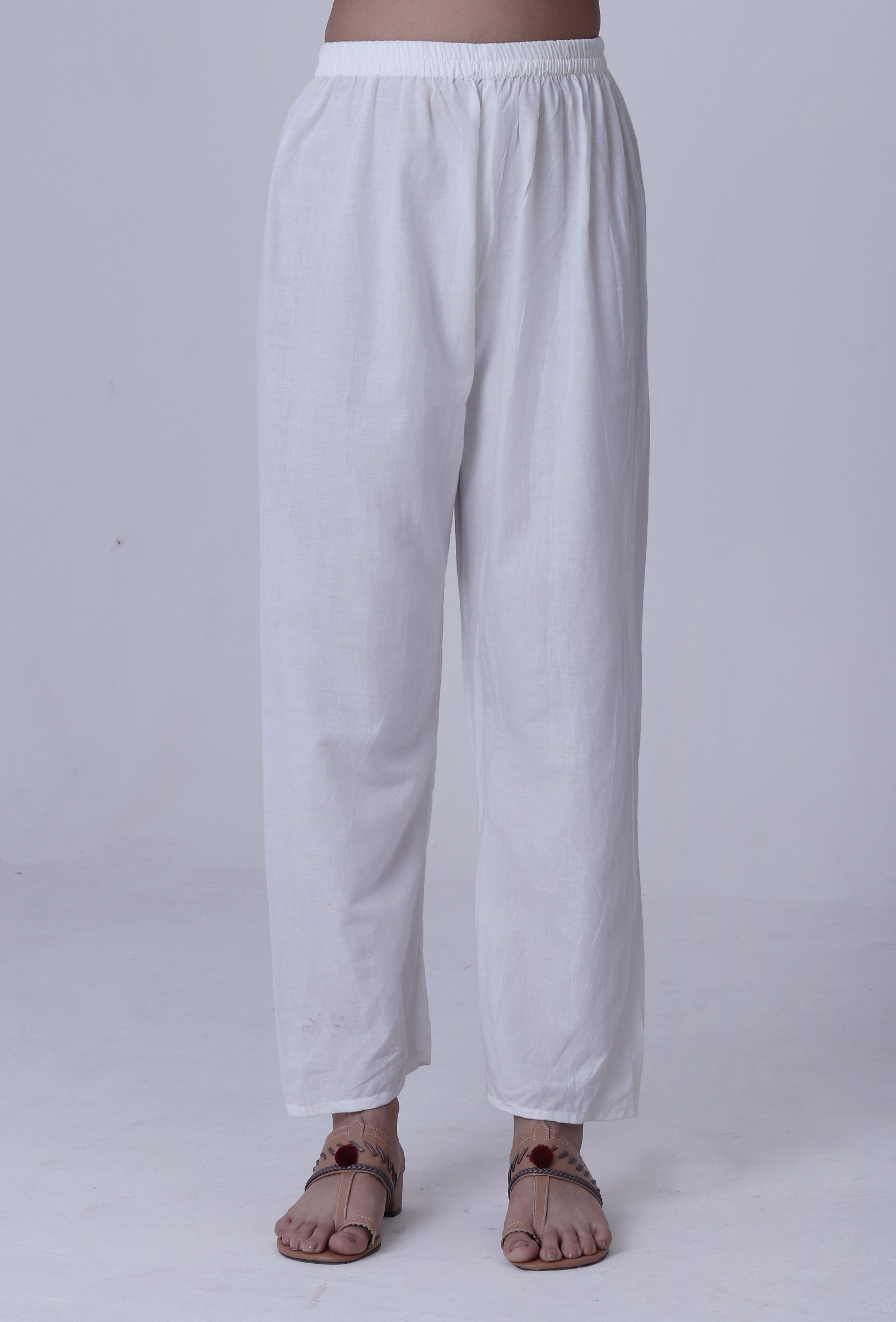 Set Of 2: White Cotton Chikankari Laces Kurta With Pant