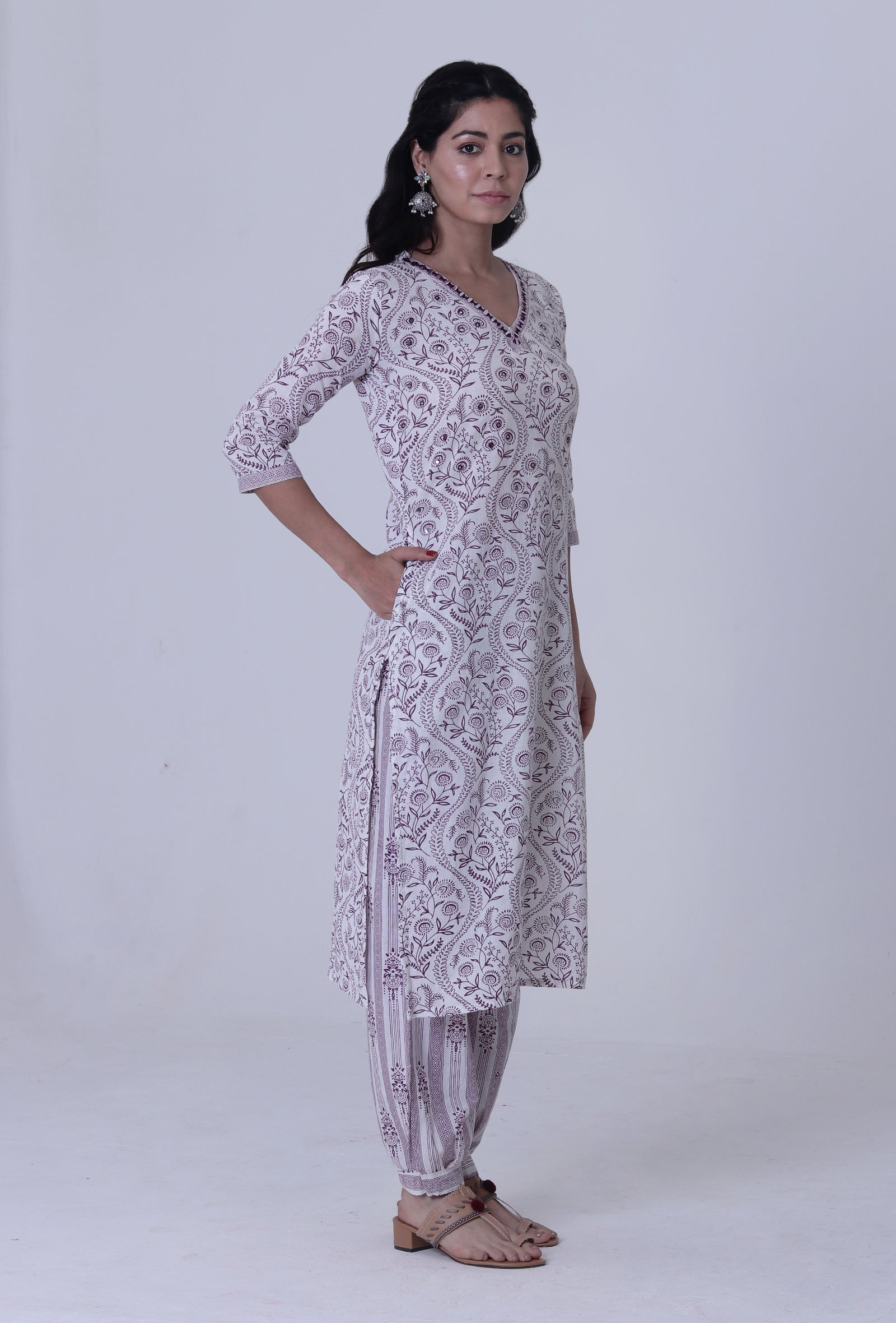Set Of 2: White Cotton Kurta With Pant Set