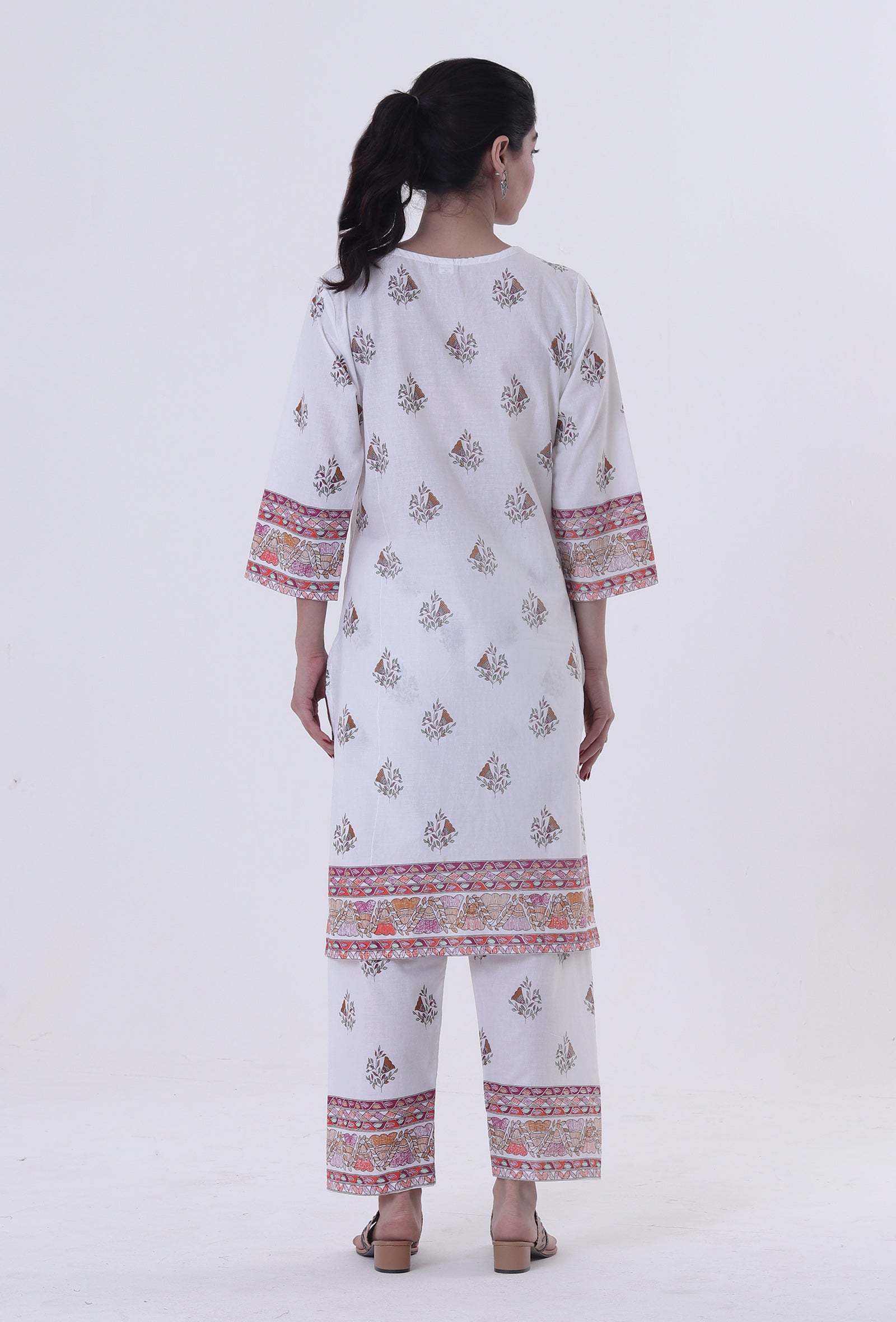 Set Of 2: White Cotton Kurta & Pant With Multicolor Motif