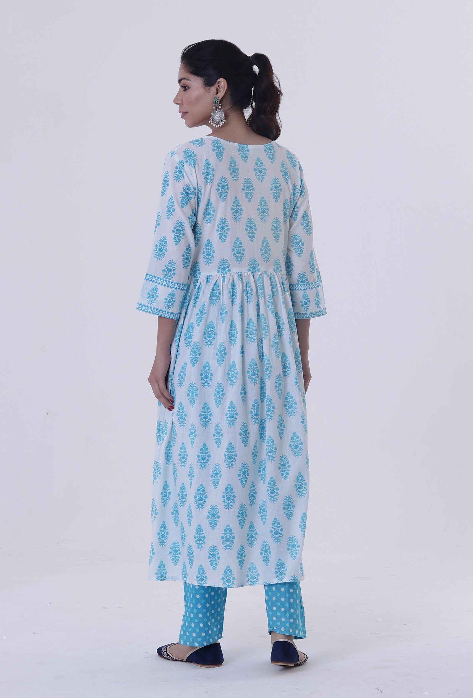 Set Of 2: White Cotton Kurta & Pant Set with Blue Motif