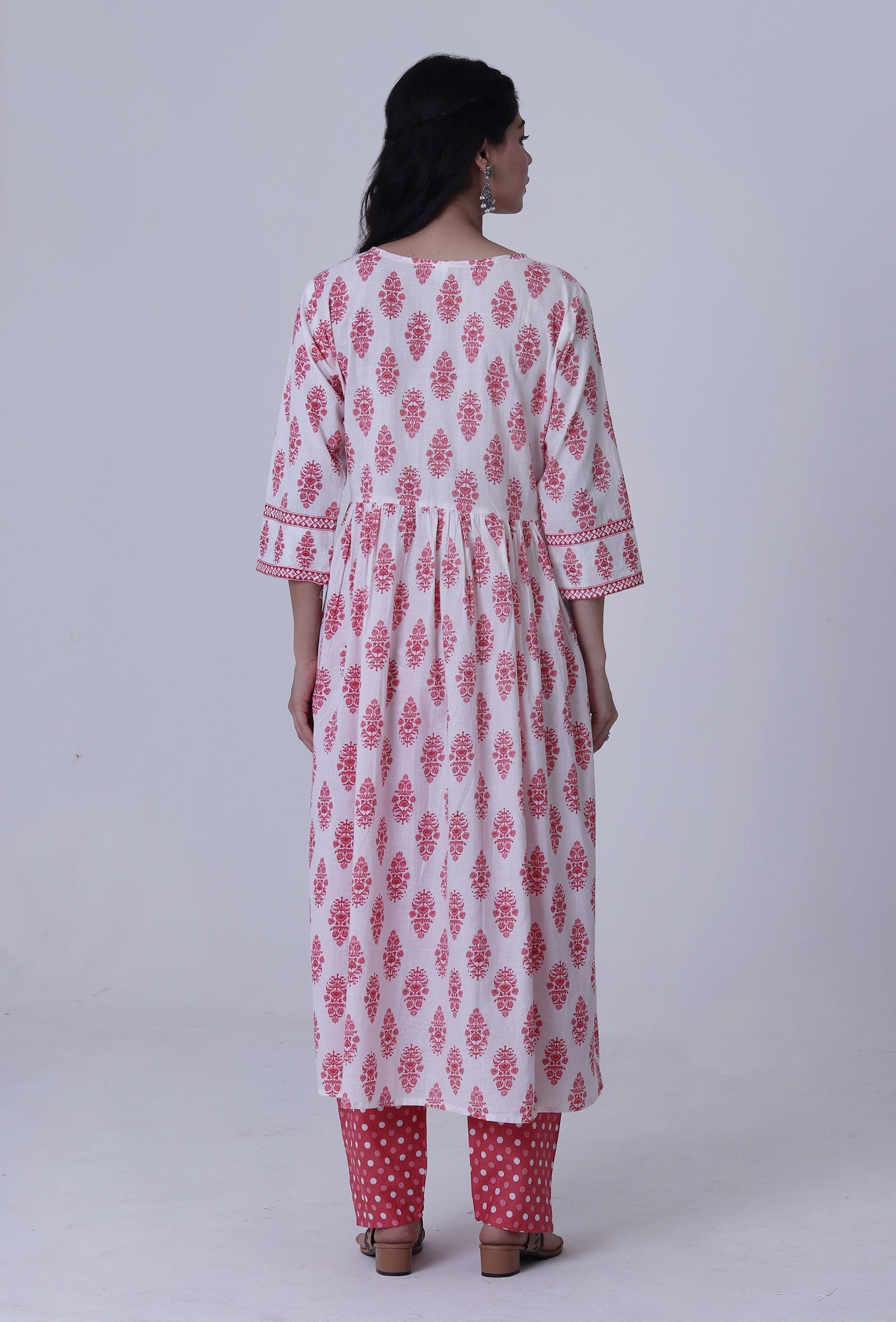 Set Of 2: White Cotton Kurta & Pant Set with Pink Motif