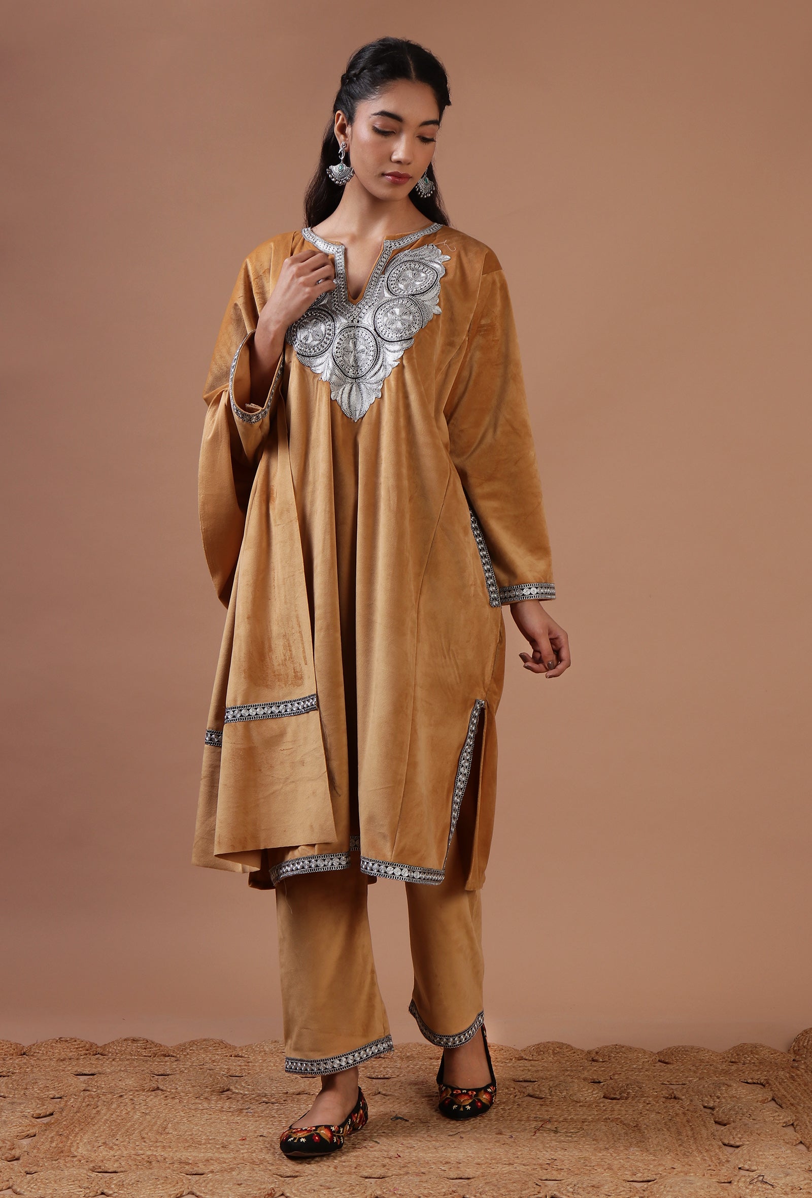 Beige Velvet Zari Embroidered Kurta, Pant And Dupatta Set- Free Size