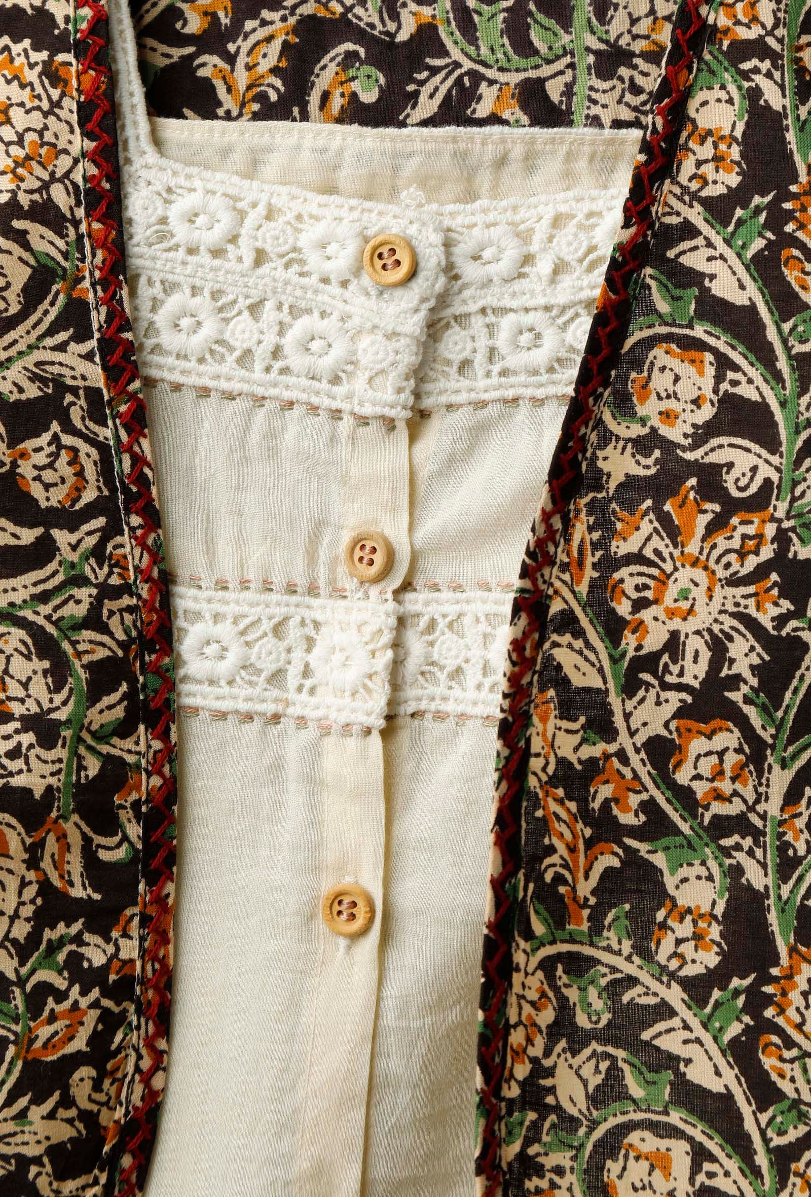 Kalmkari Cape, Off White Top And Shorts
