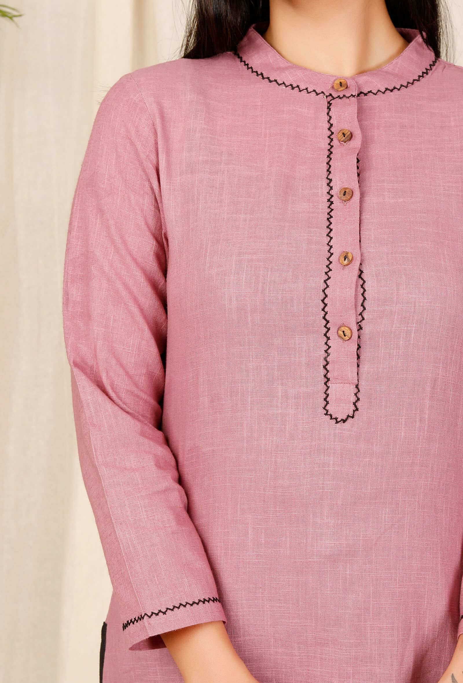 Gulabi Kurta