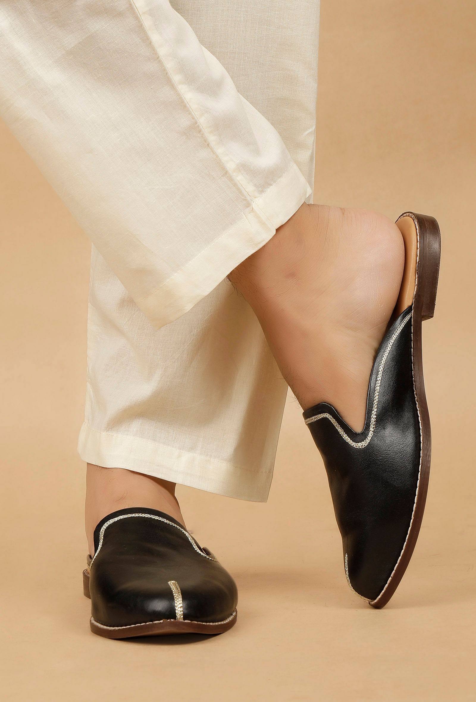 Black Cruelty Free Leather Slider Jutti