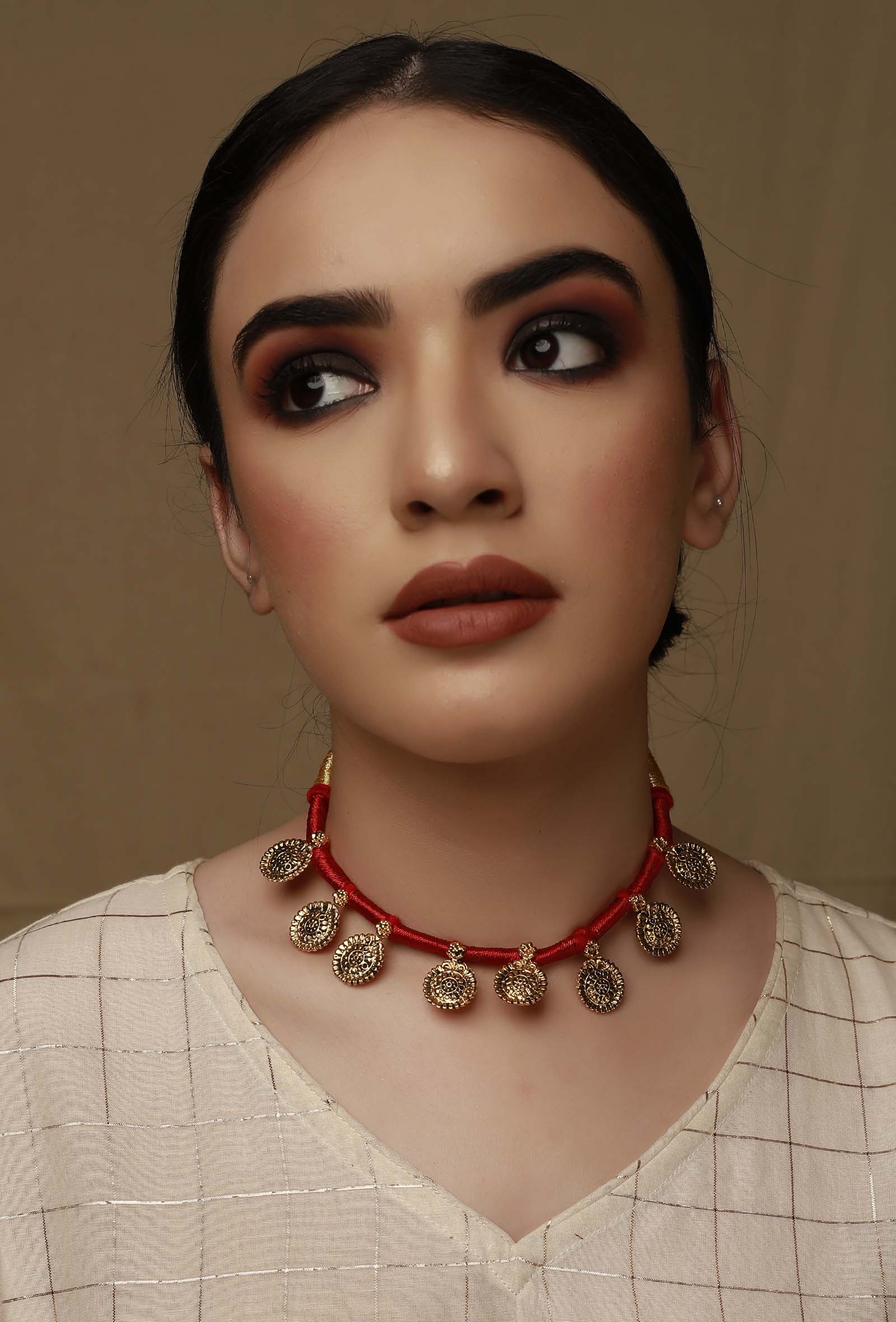 Red Thread Kundan Necklace with Sphere Motif