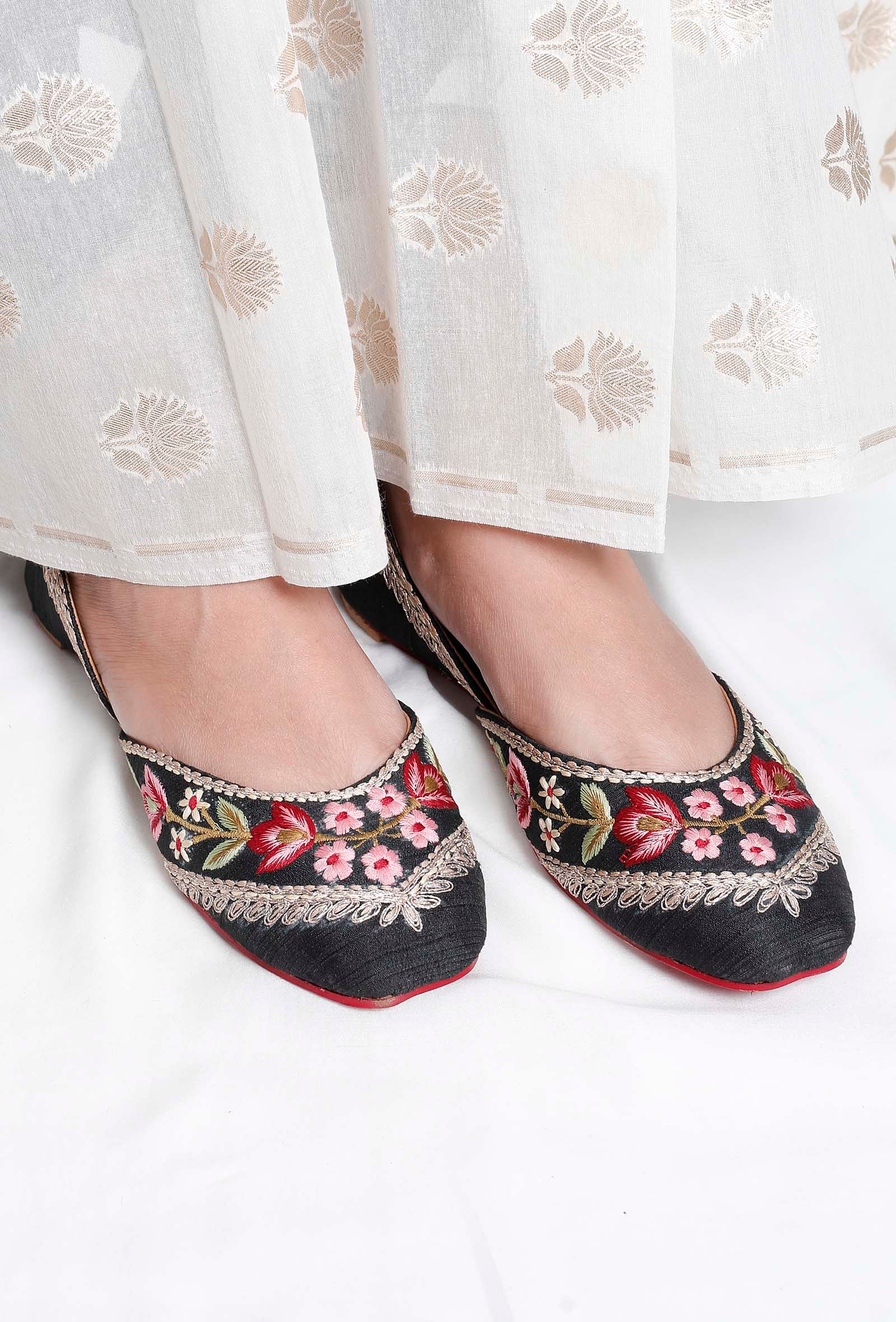 Heydia Black Fulkari Jutti