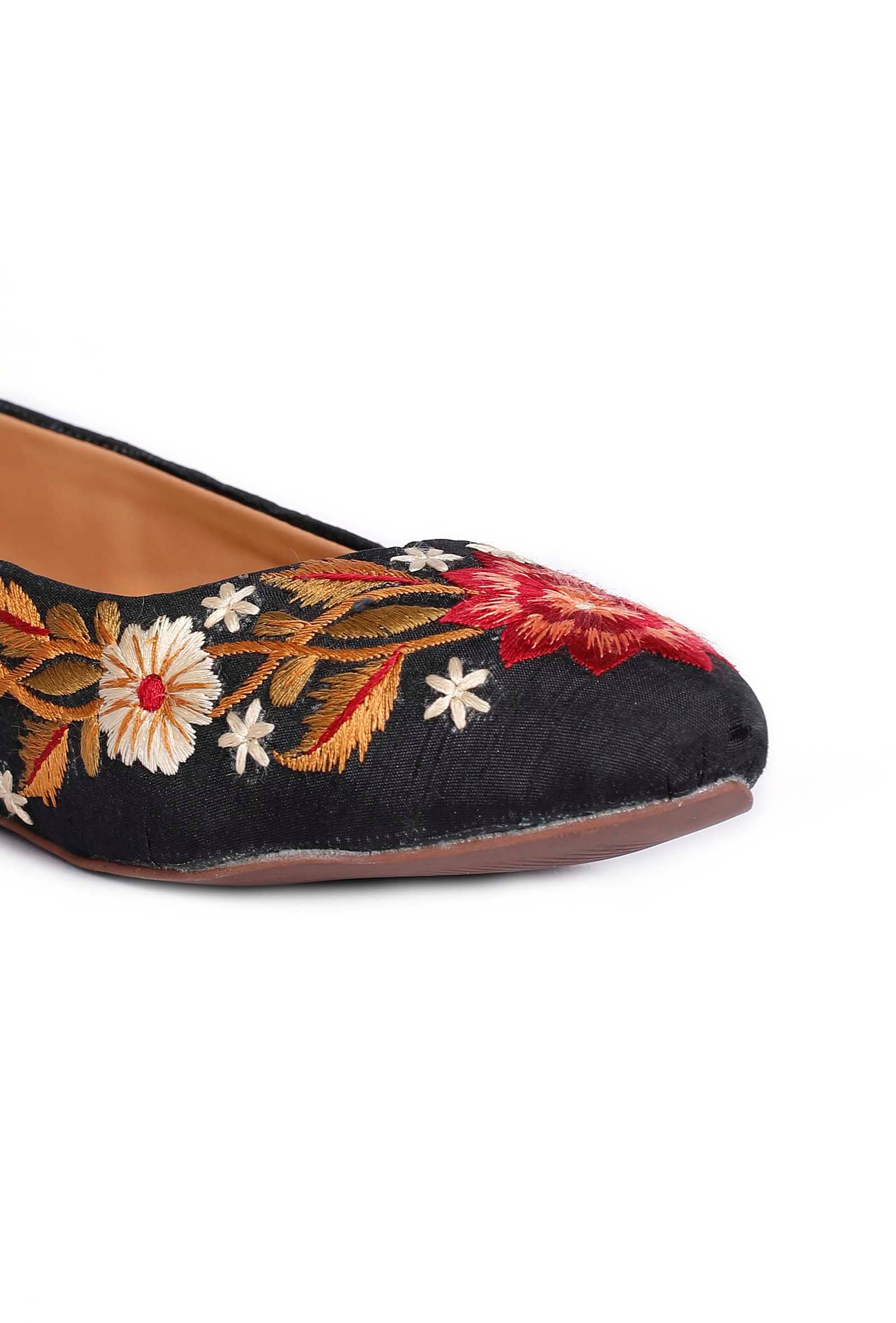 Shirim Black Fulkari Jutti