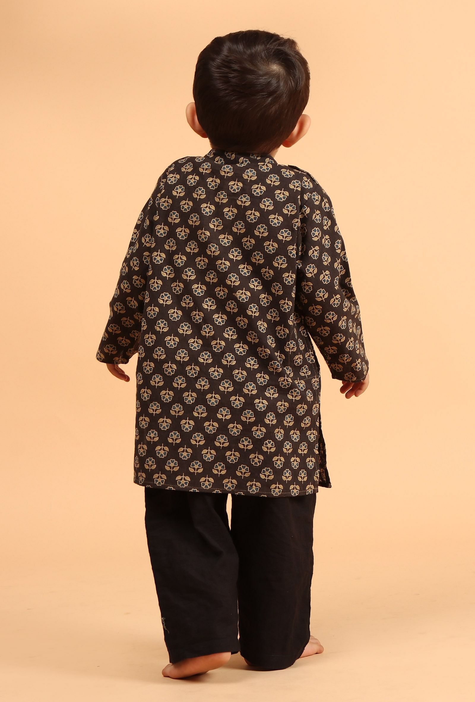 Set Of 2: Rodas Black Ajrakh Print Cotton Kurta & Black Pyjama