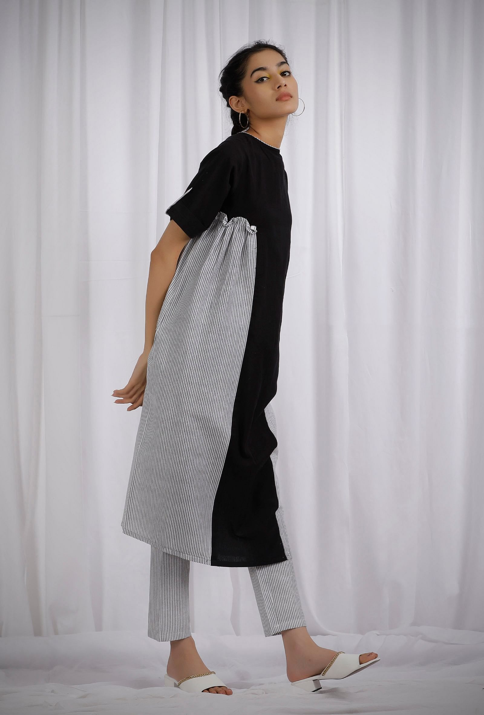 Black Cotton Plain Striped Cotton Kurta