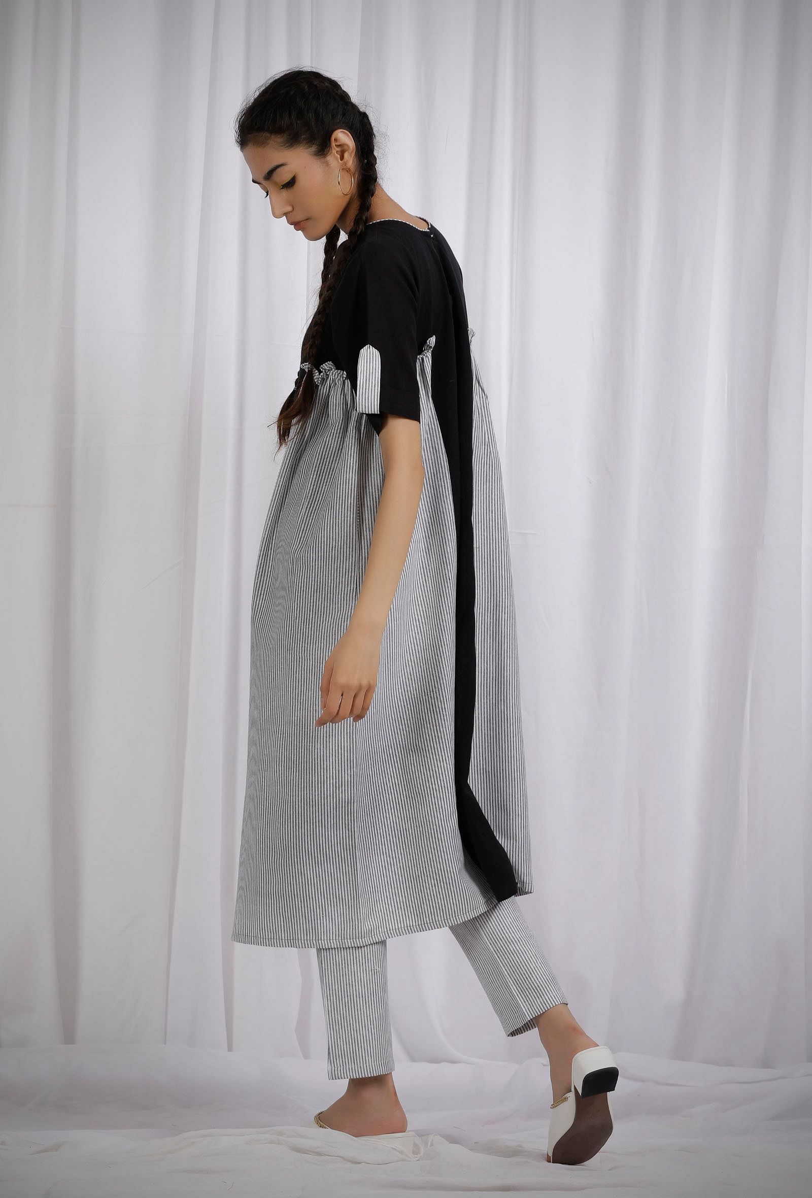Black Cotton Plain Striped Cotton Kurta