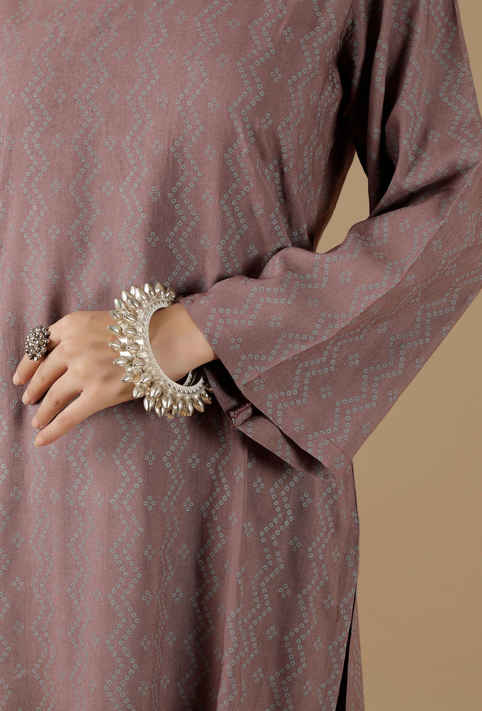 Set Of 2: Bandhani Flared Sleeves Kurta With loose straight Pants