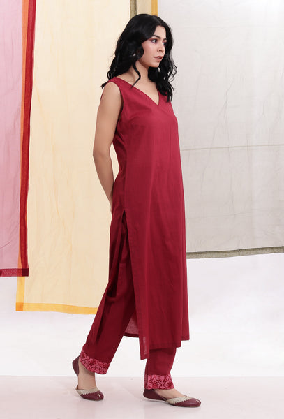 Carmine Red Cotton Sleeveless V-neck Straight Kurta – TJORI