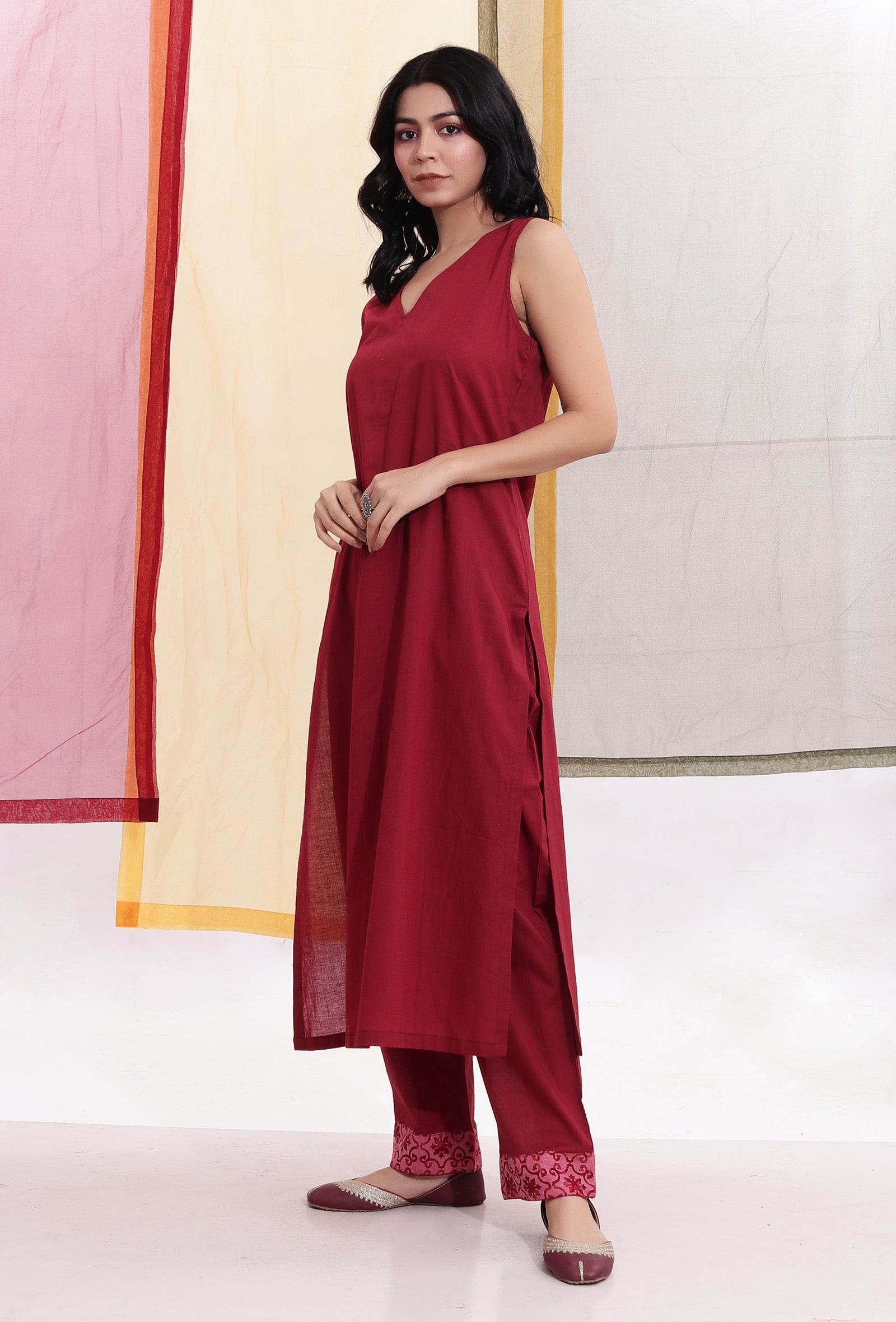 Carmine Red Cotton Sleeveless V-neck Straight Kurta