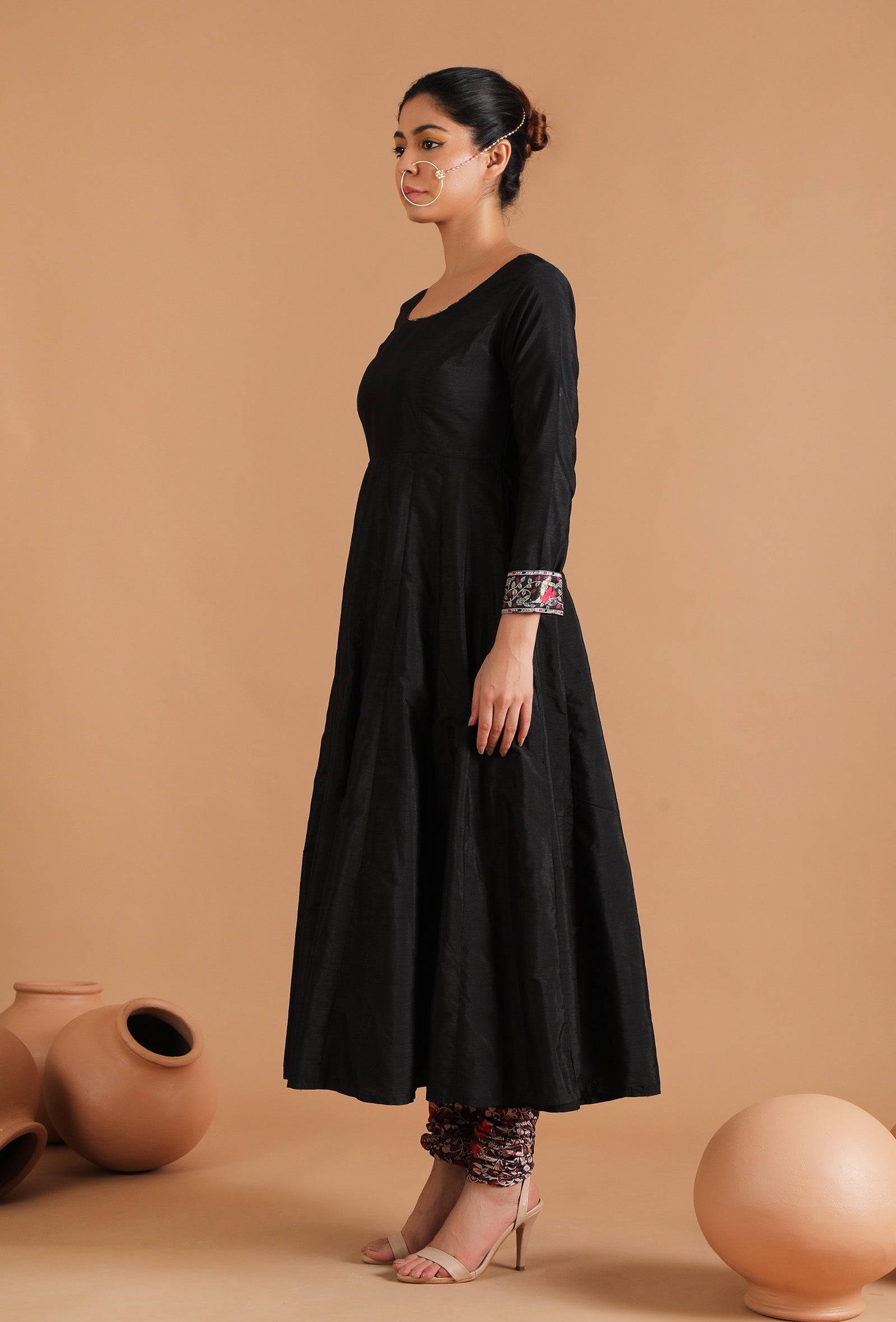 Aarna Solid Kalidar Kurta