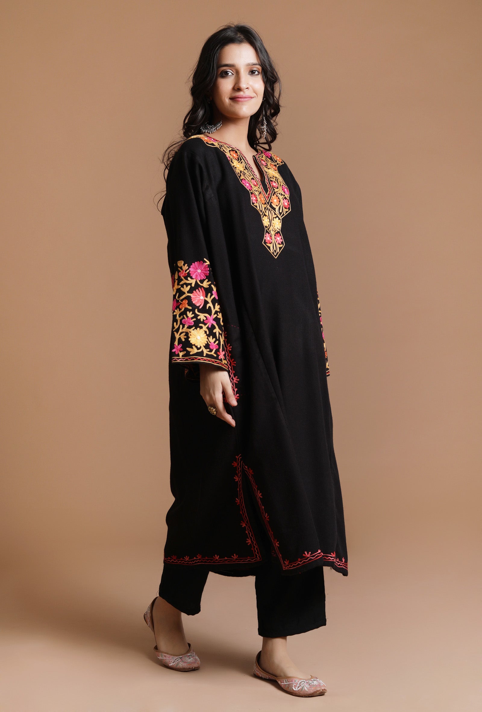 Noir Aari Embroidered Kashmiri Phiran-Free Size