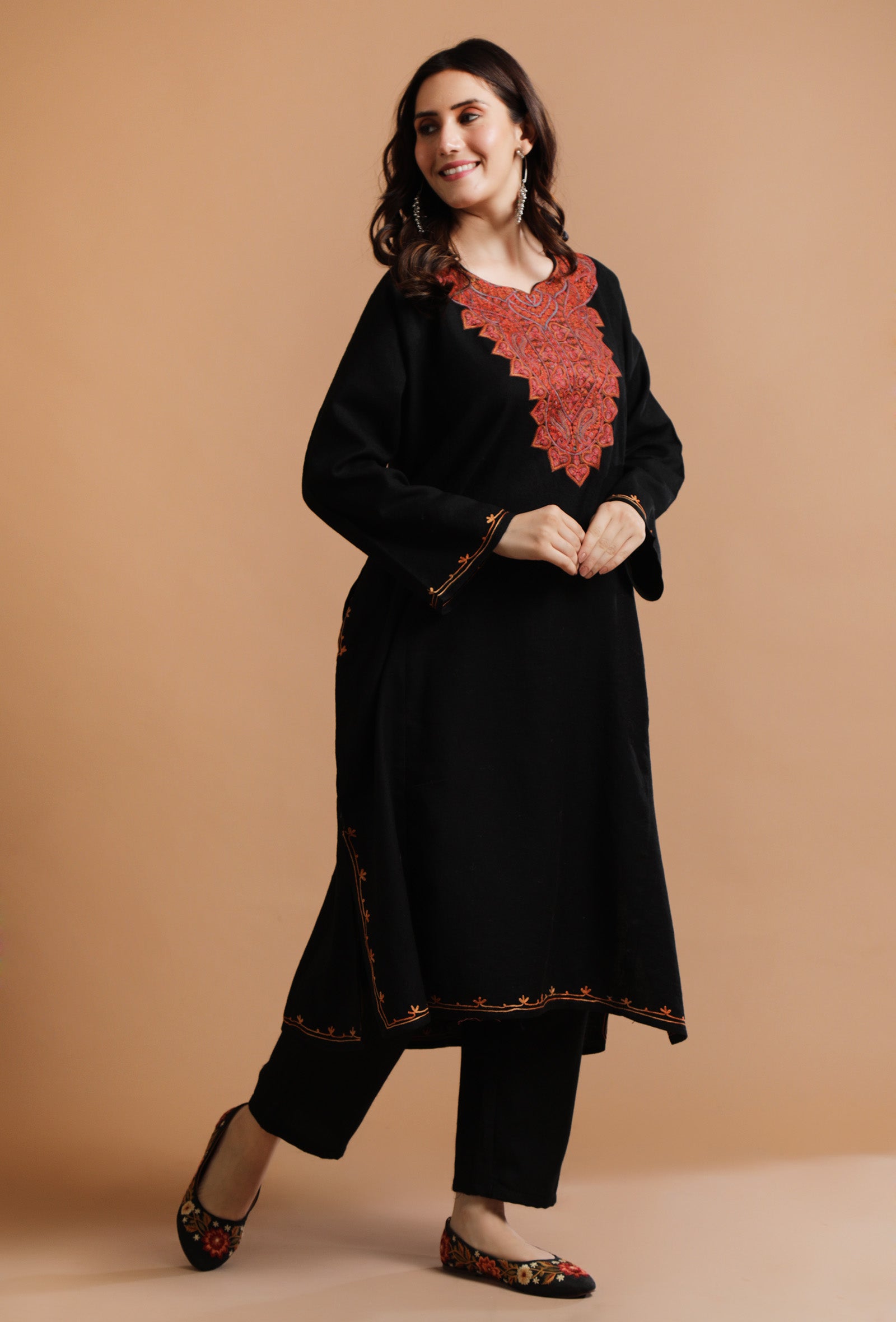 Black Kashmiri Sozni Embroidery Phiran-Free Size