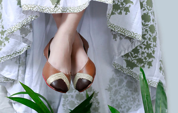 Elegant Embroidered Juttis