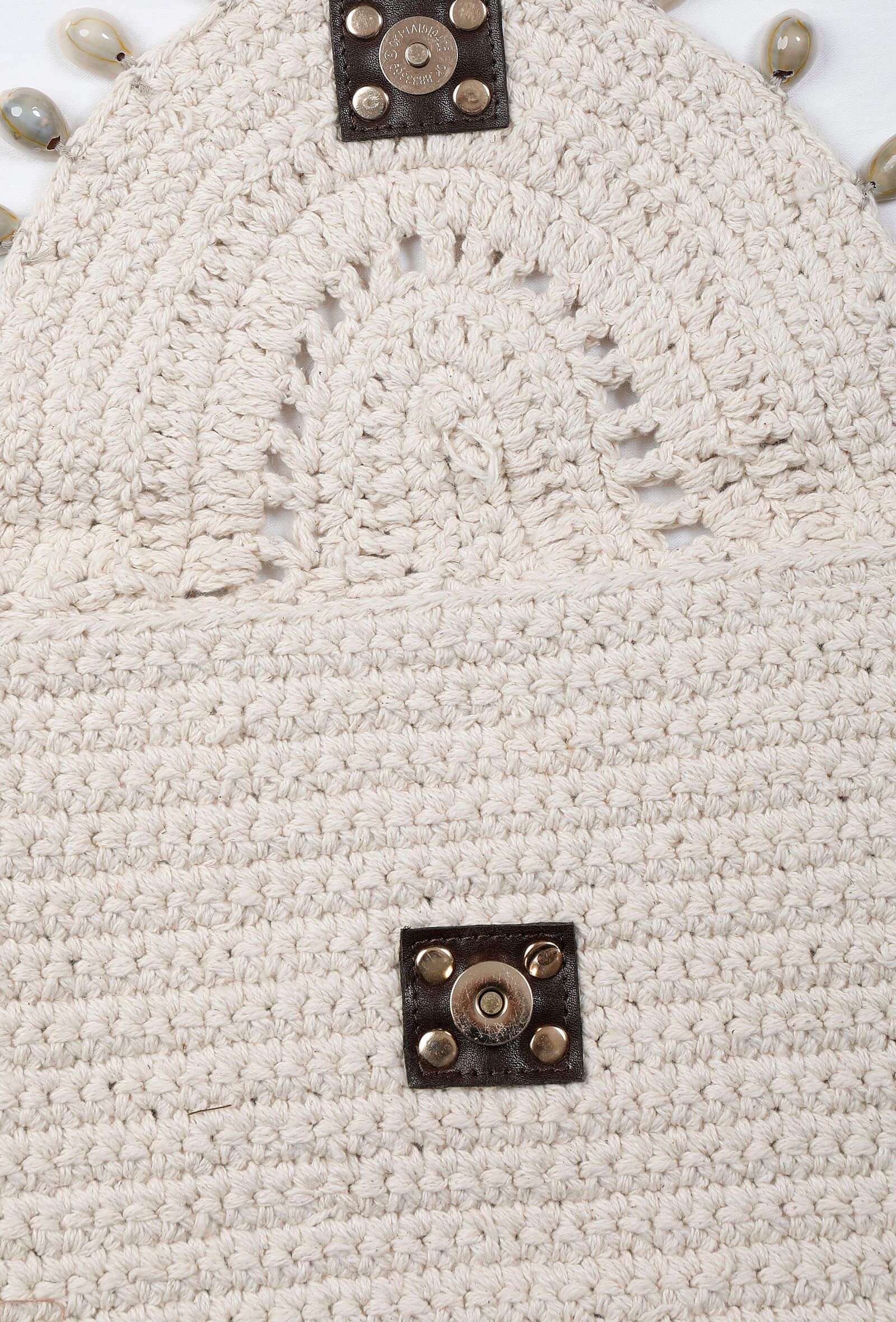 White Seashells Crochet Bag