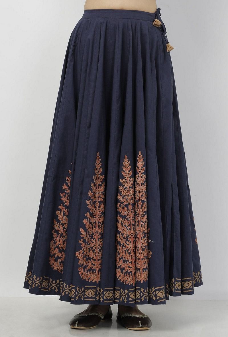 Kaisori Indigo Skirt -Dabu Chand print at Rs 2400.00 | Fashion Skirt, Women  Skirts, Female Skirts, लड़कियों की स्कर्ट - Kaisori, Bengaluru | ID:  2853254139355