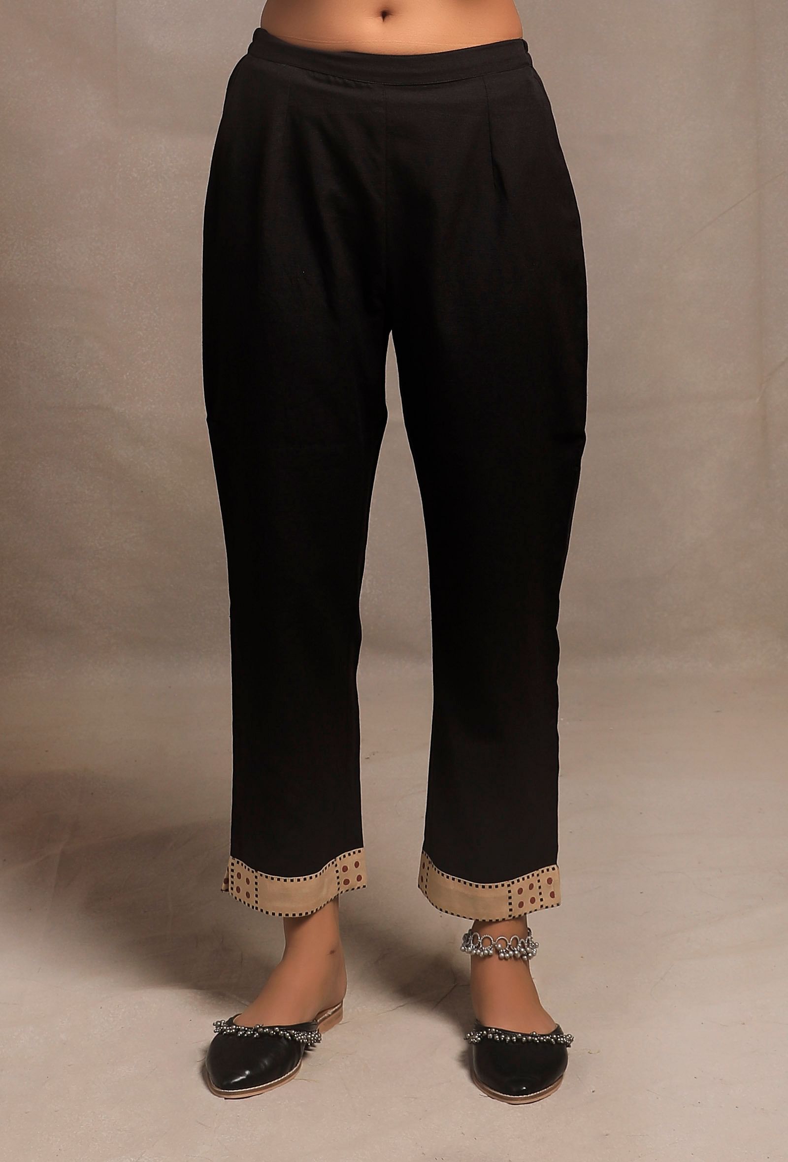 Black-Ecru Contrast Straight Narrow Fit Pants