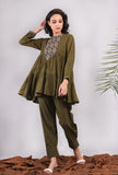 Set of 2: Olive Green Kantha Embroidered Kurta with Solid Olive Green Cuffed Pants