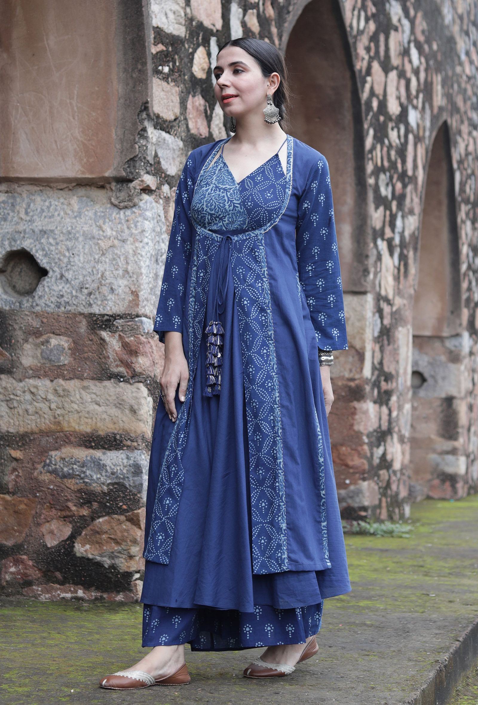 long coat style | Hint elbisesi, Pakistan kıyafetleri, Tasarımcı giyim